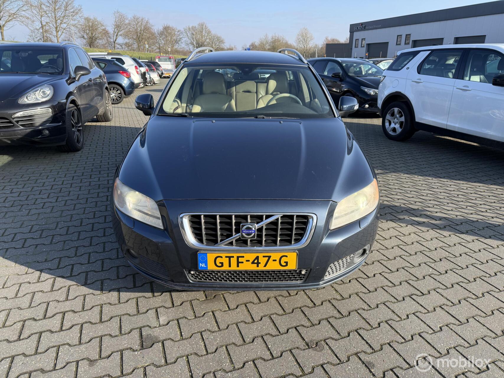 Volvo V70 2.4 D5 Kinetic exsport handel 2008 - voorkant