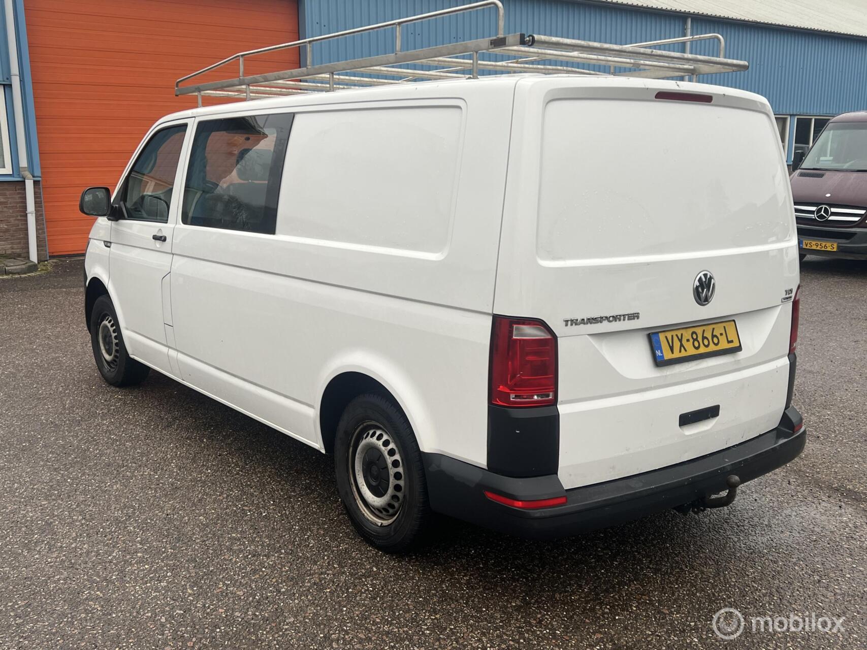 Volkswagen Transporter 2.0 TDI L2H1 DC 2016 - voorkant