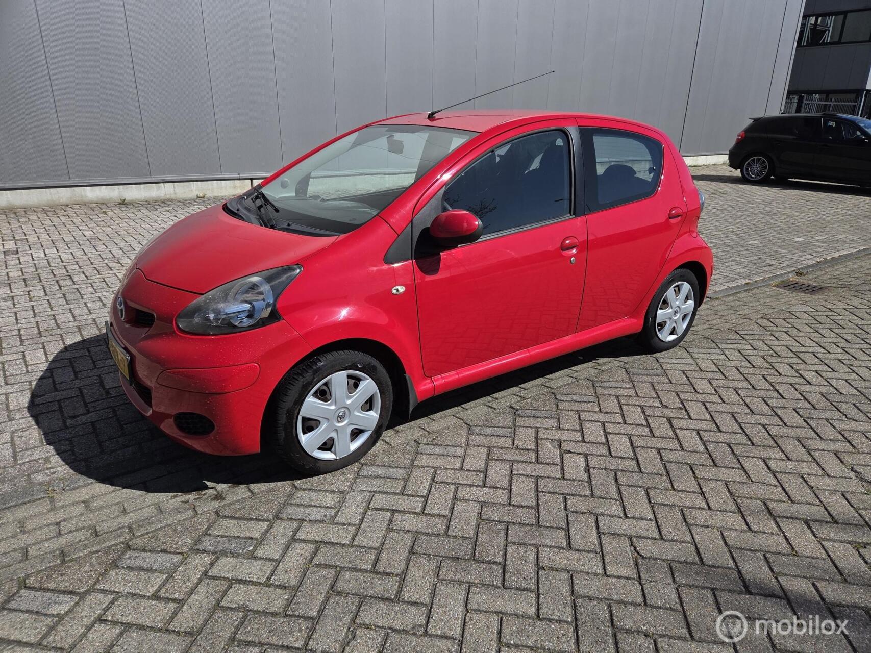 Toyota Toyota Aygo 1.0-12V 2009 - voorkant