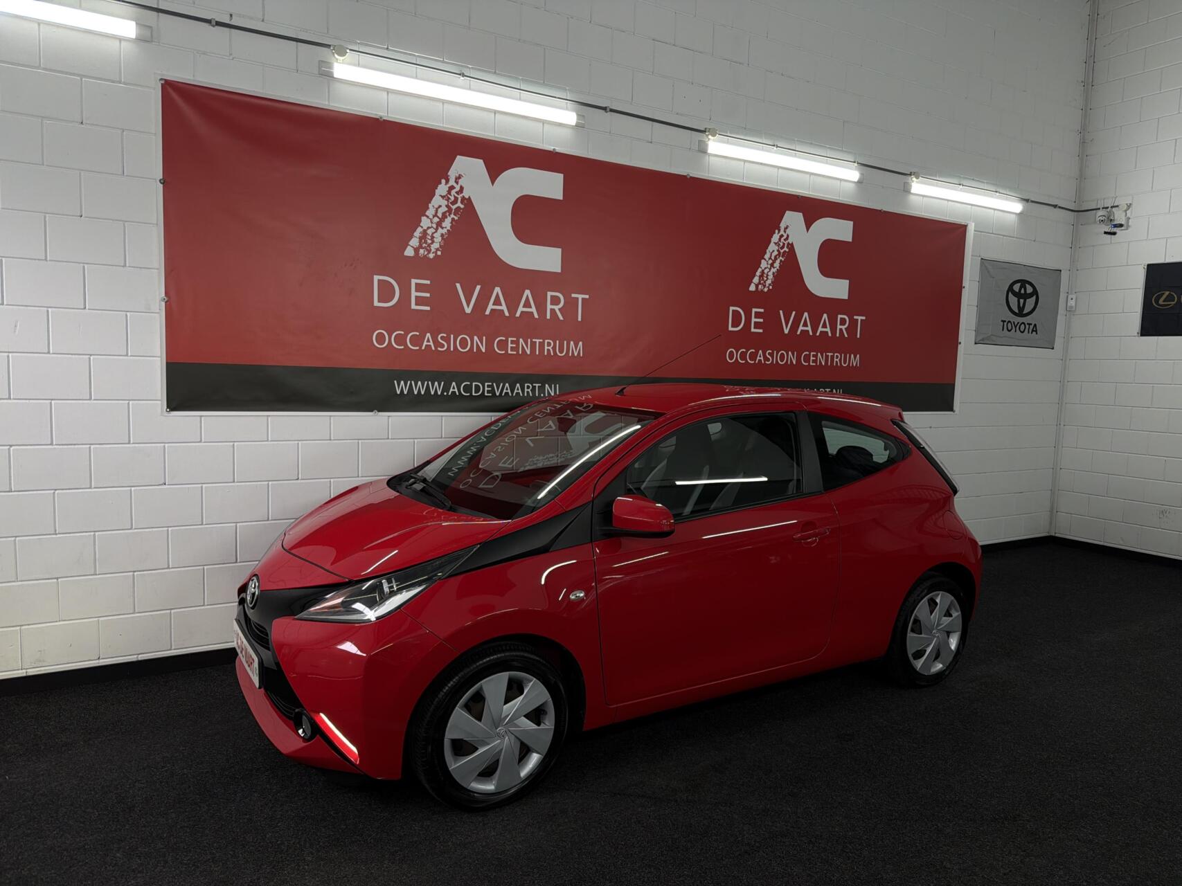 Toyota Toyota Aygo 1.0 VVT-i x-play 2015 - voorkant