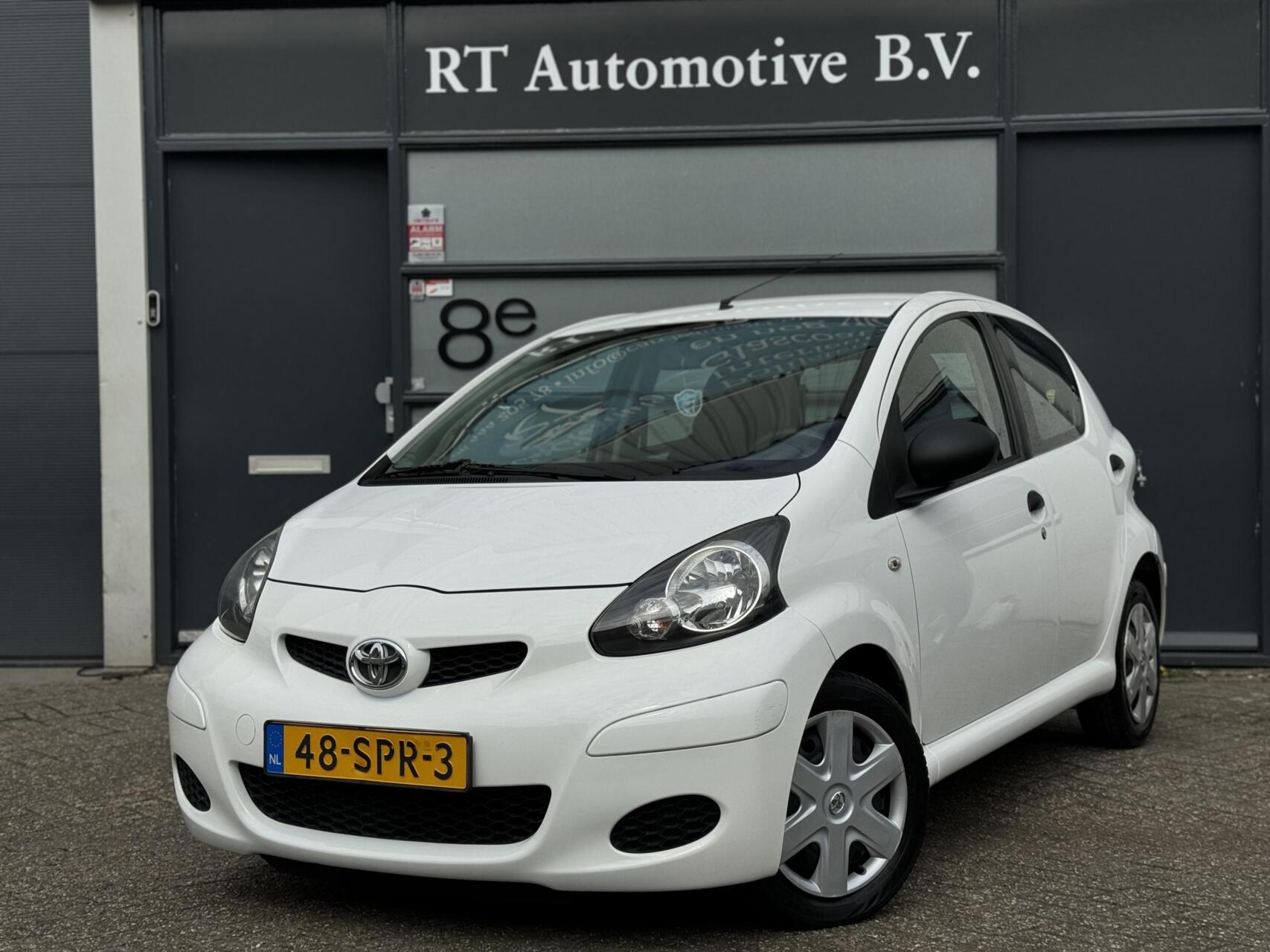 Toyota Toyota Aygo 1.0-12V Now Airco 5Drs 2011 - voorkant