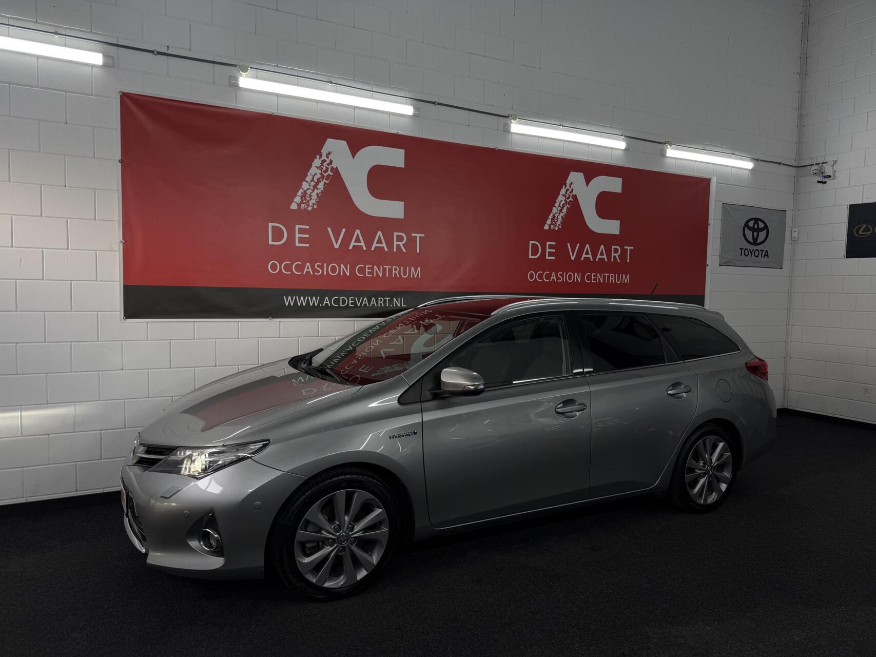 Toyota Toyota Auris 1.8 Hybrid Lease+ 2013 - voorkant