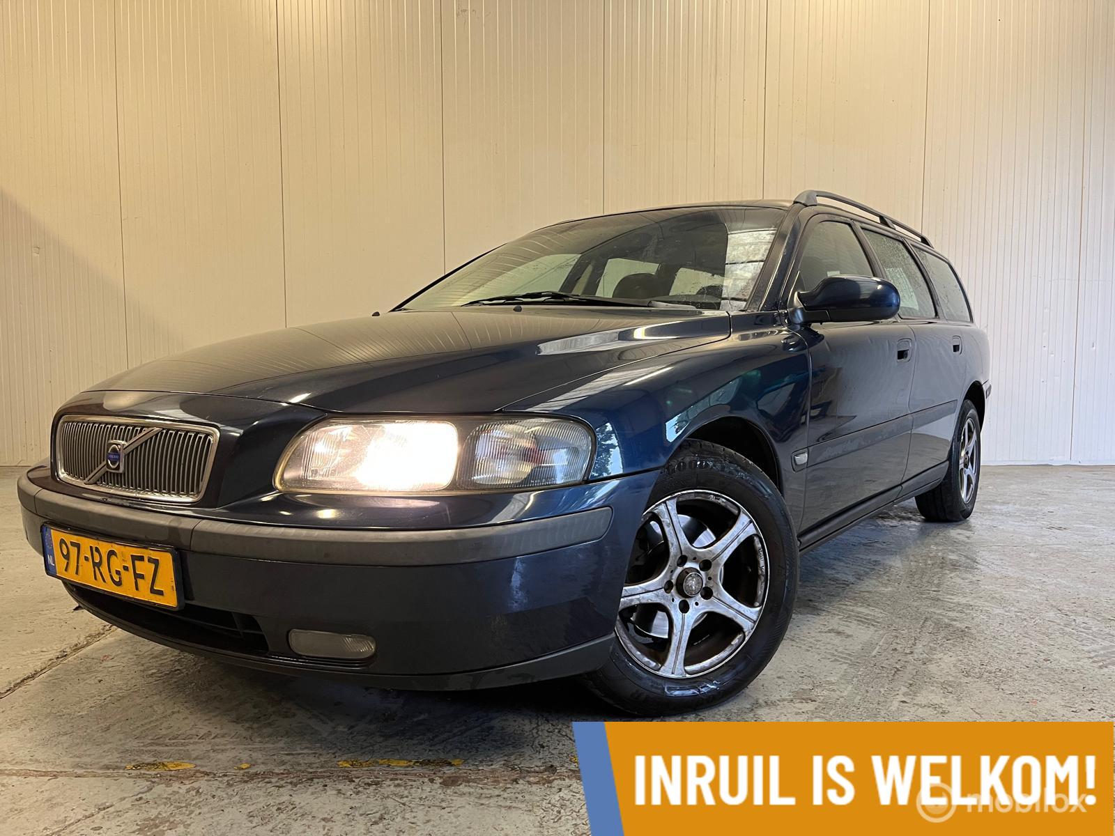 Volvo V70 2.4 // APK // AUTOMAAT // 2001 - voorkant
