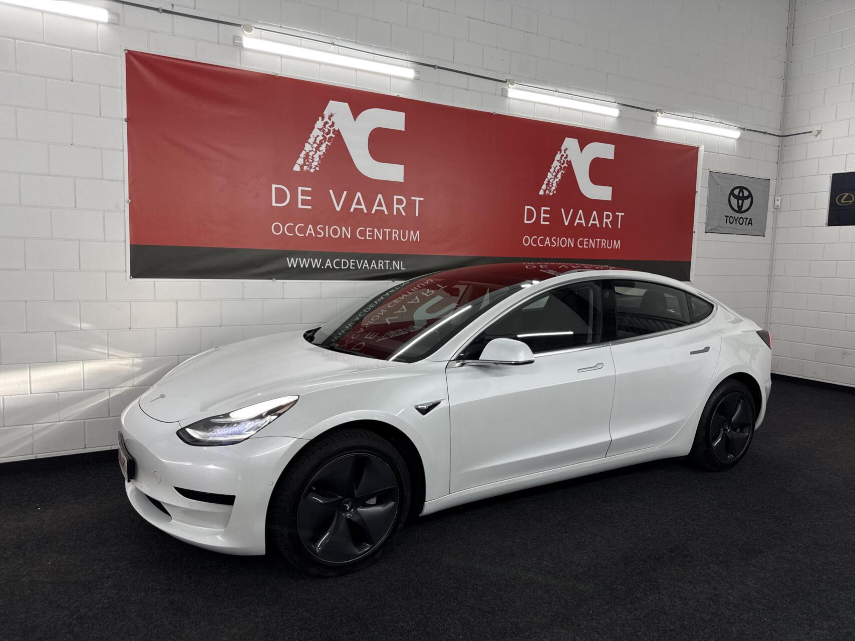 Tesla Model 3 Standard RWD Plus 60 kWh - VERKOCHT! 2020 - voorkant
