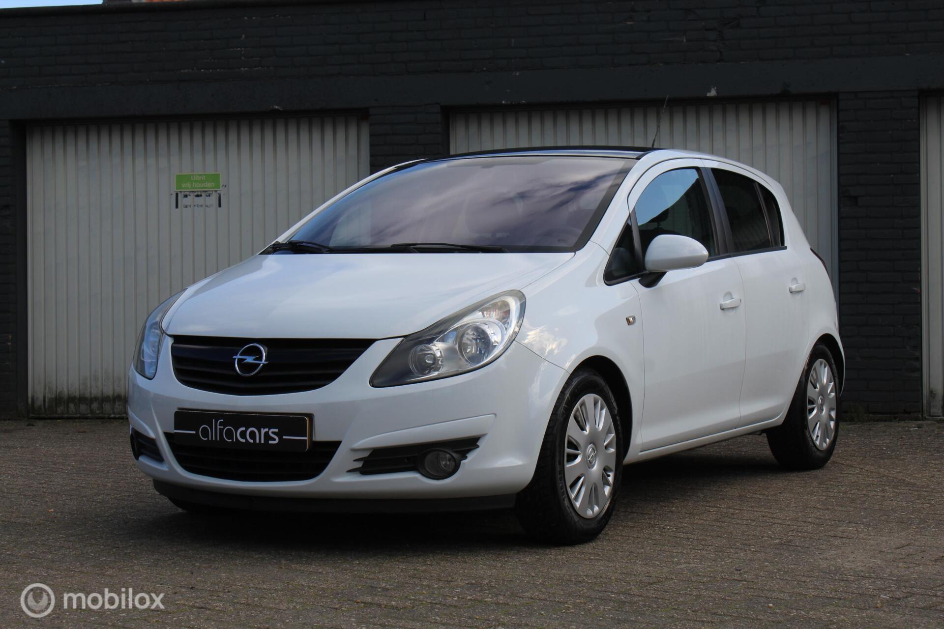 Opel Corsa 1.2-16V l Airco l 2010 - voorkant