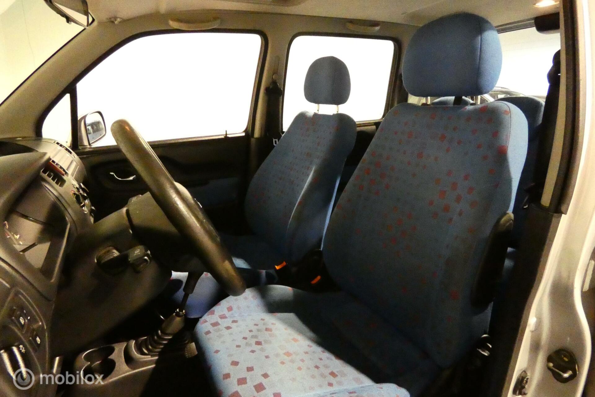 Foto van Opel Agila