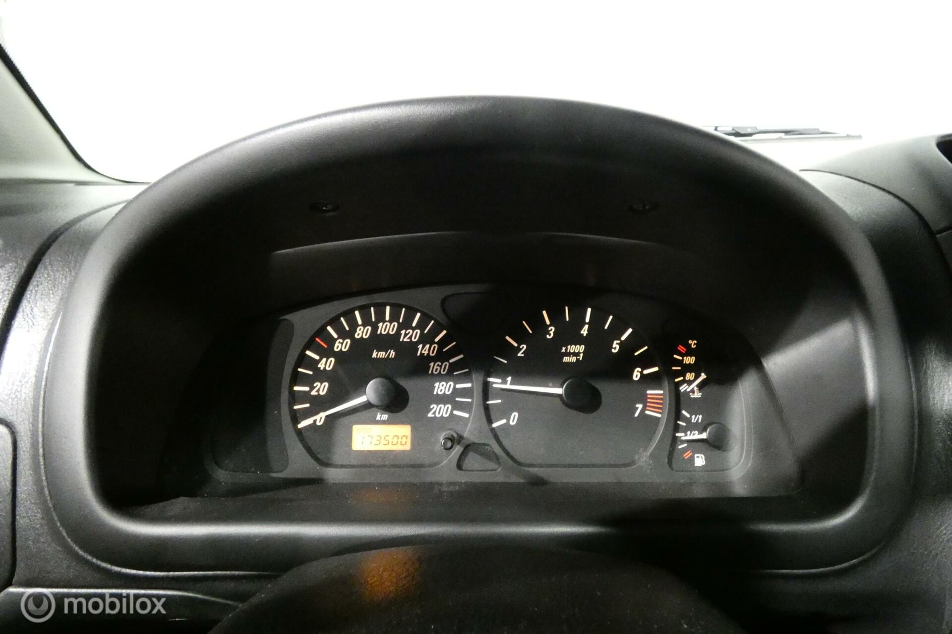 Foto van Opel Agila