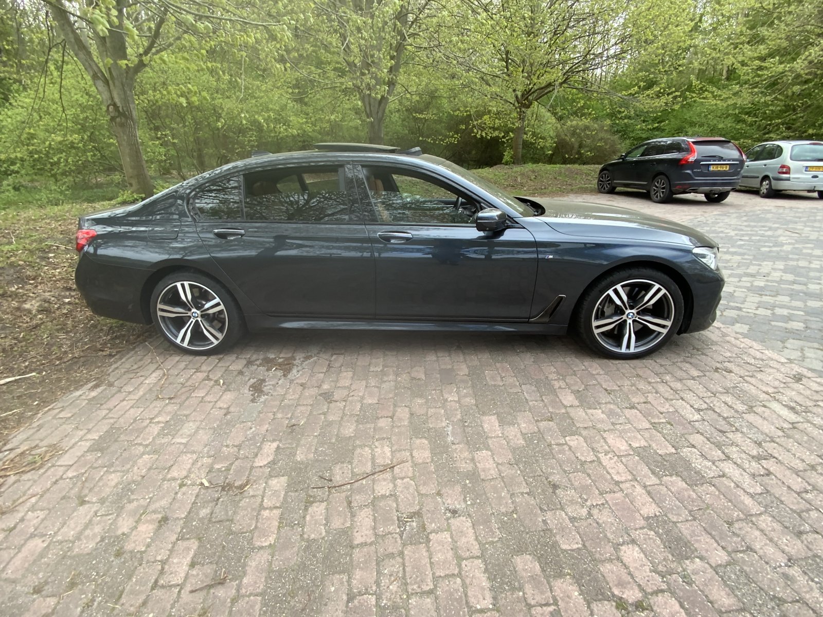 Inspectiefoto van BMW 750li xDrive