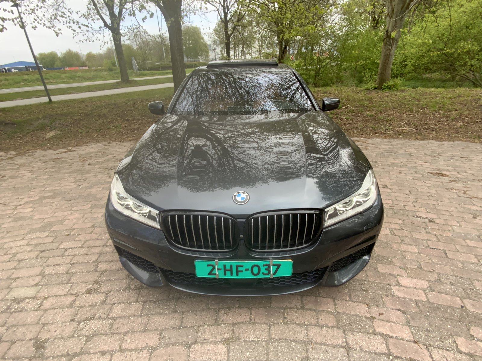 Inspectiefoto van BMW 750li xDrive