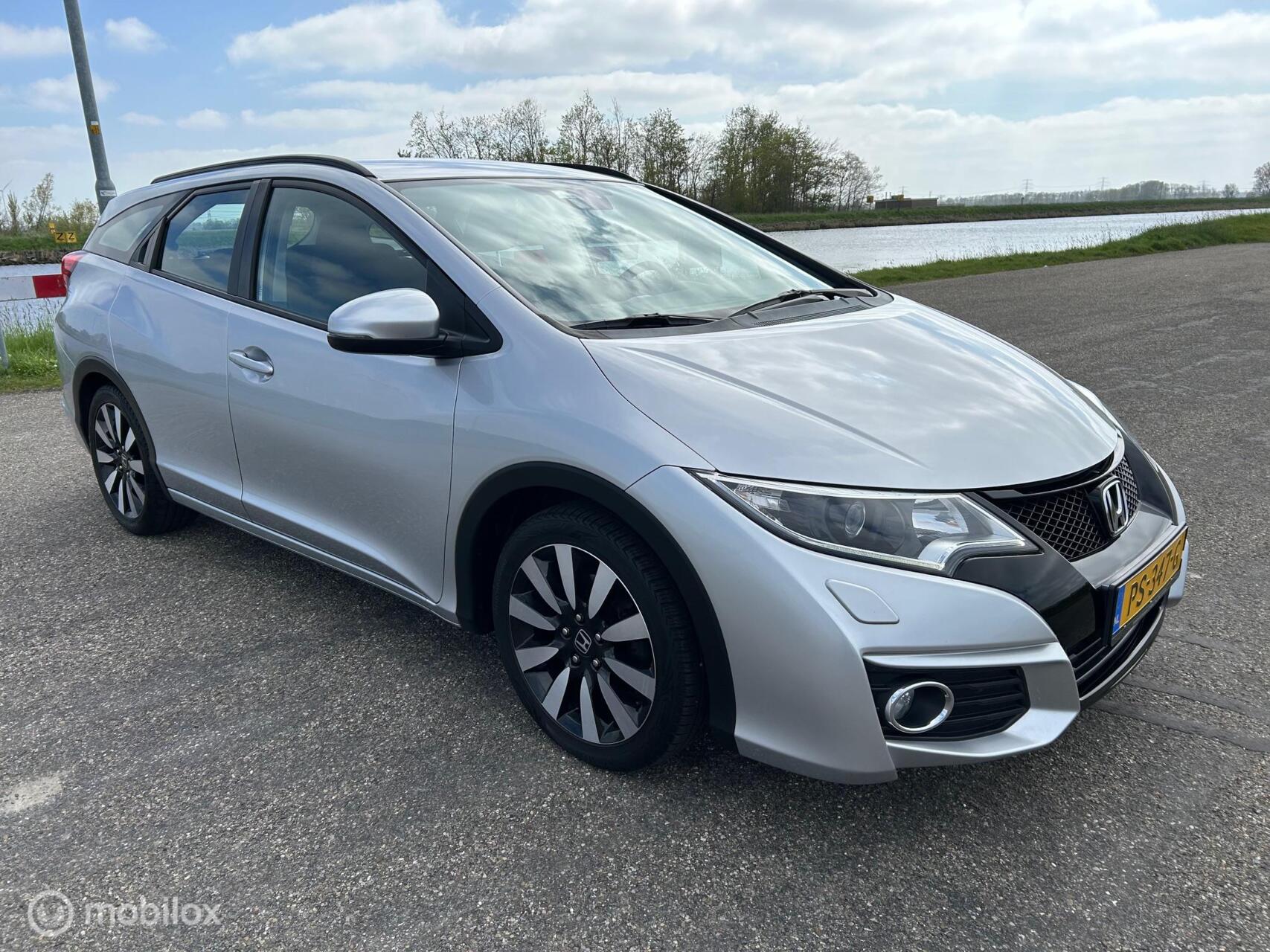 Foto van HONDA CIVIC TOURER