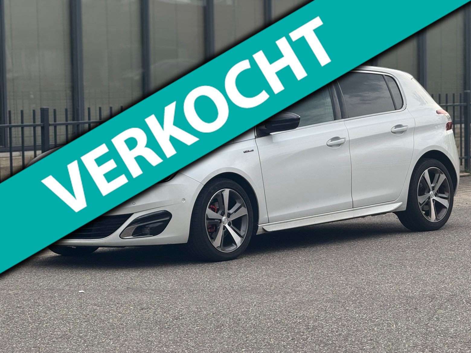 Peugeot 308 1.2 PureTech GT-line / Automaat / Massage 2015 - voorkant