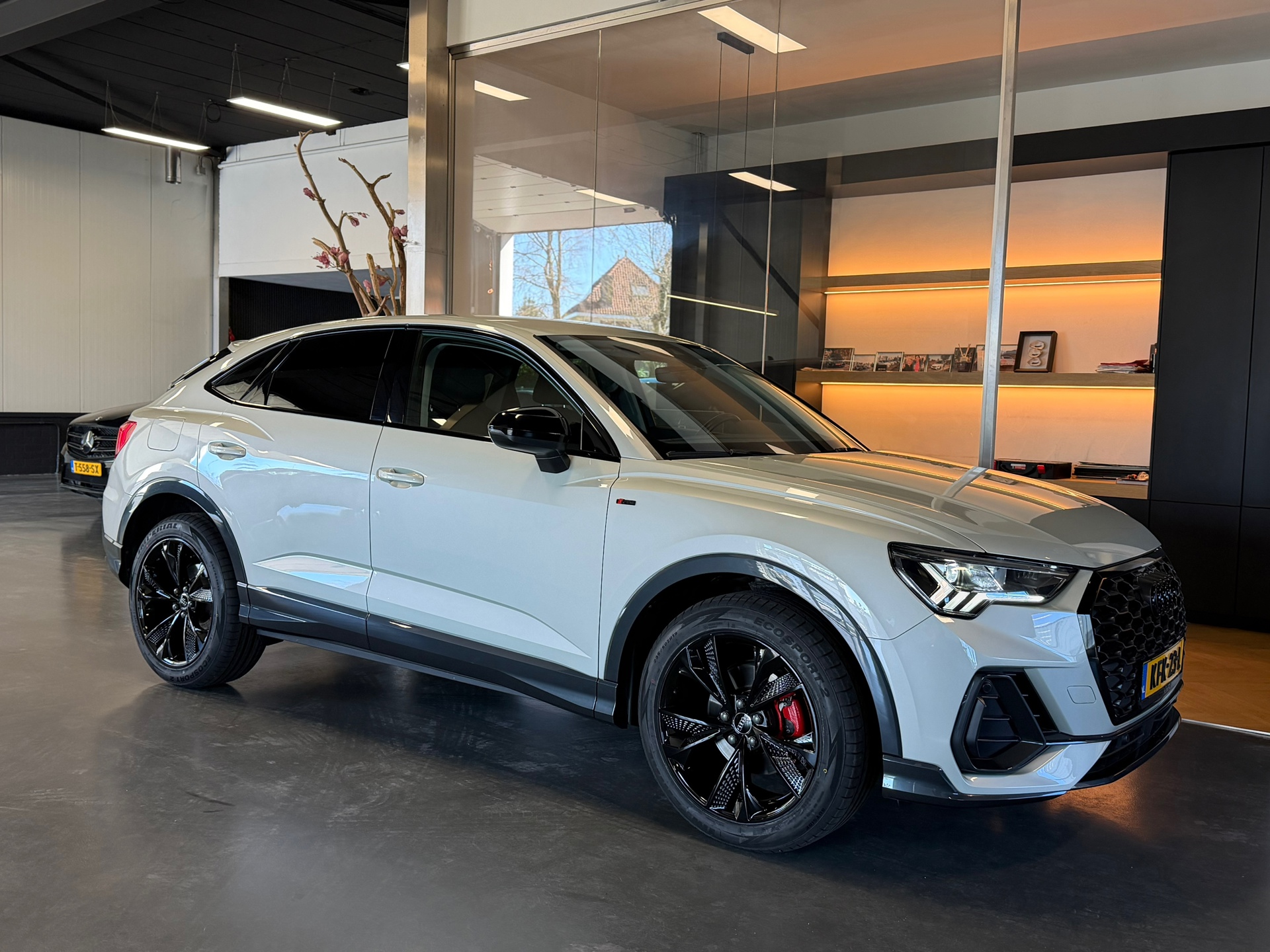 Audi Q3 Sportback 35 TFSI S line Edition 2023 Keyless ACC Topstaat 2023 - voorkant