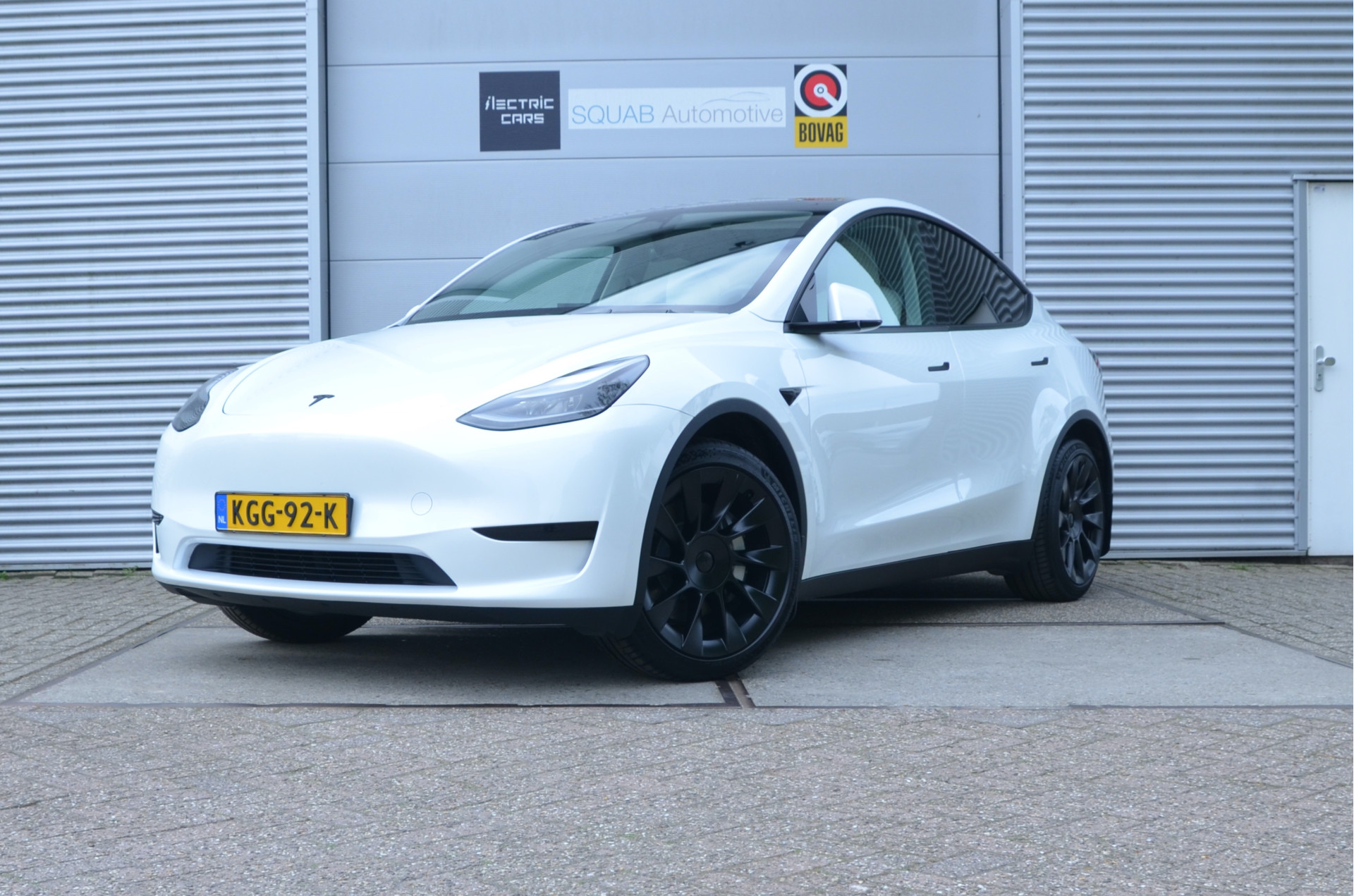 Tesla Model Y RWD 58 kWh 2023 - voorkant