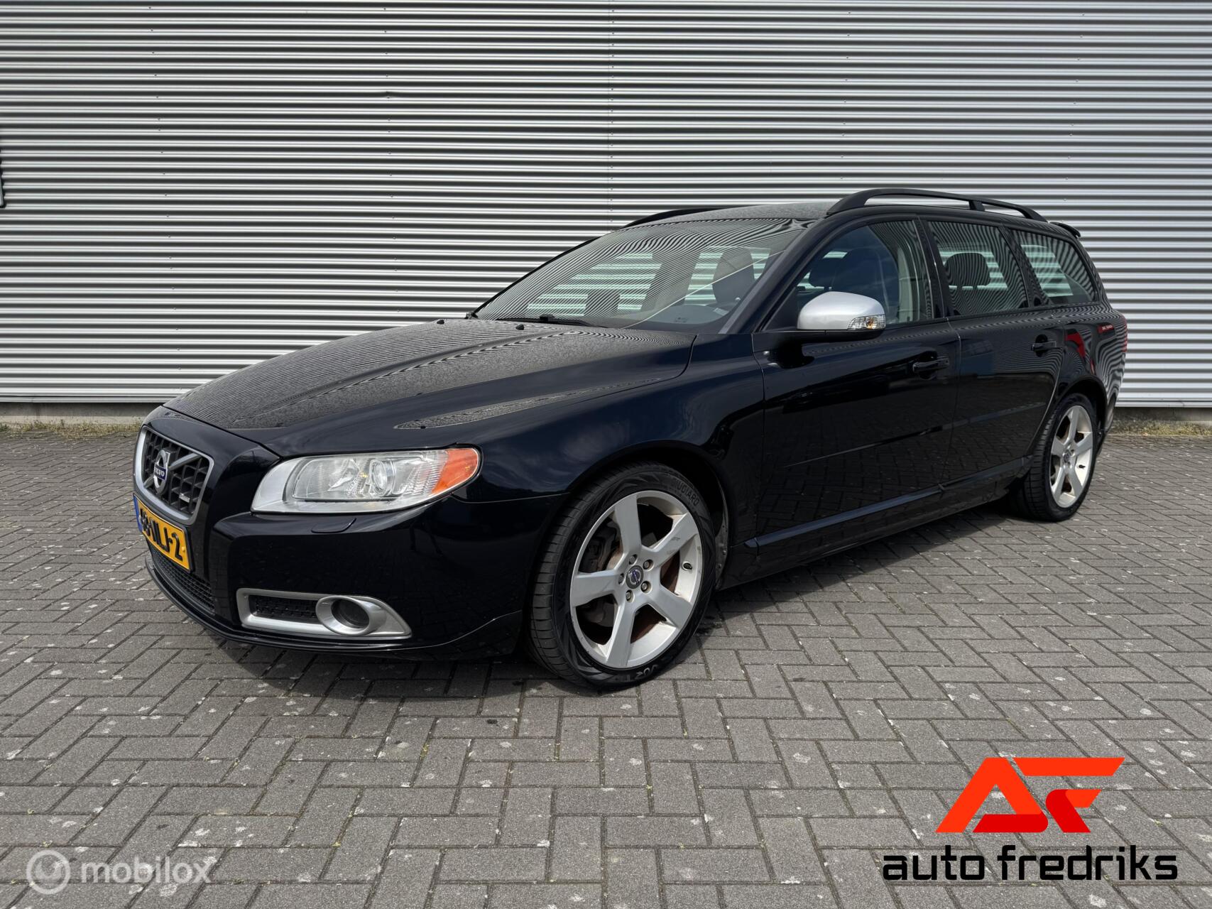 Volvo V70 2.0T R-Design | Stoelverwarming | Trekhaak | 2010 - voorkant