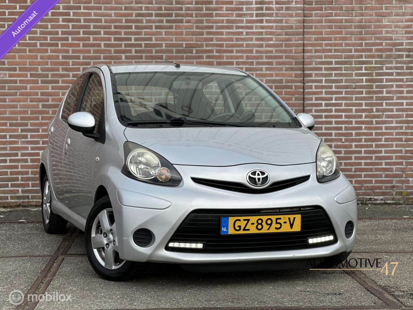 Toyota Toyota Aygo 1.0 VVT-i Aspiration 2012 - voorkant