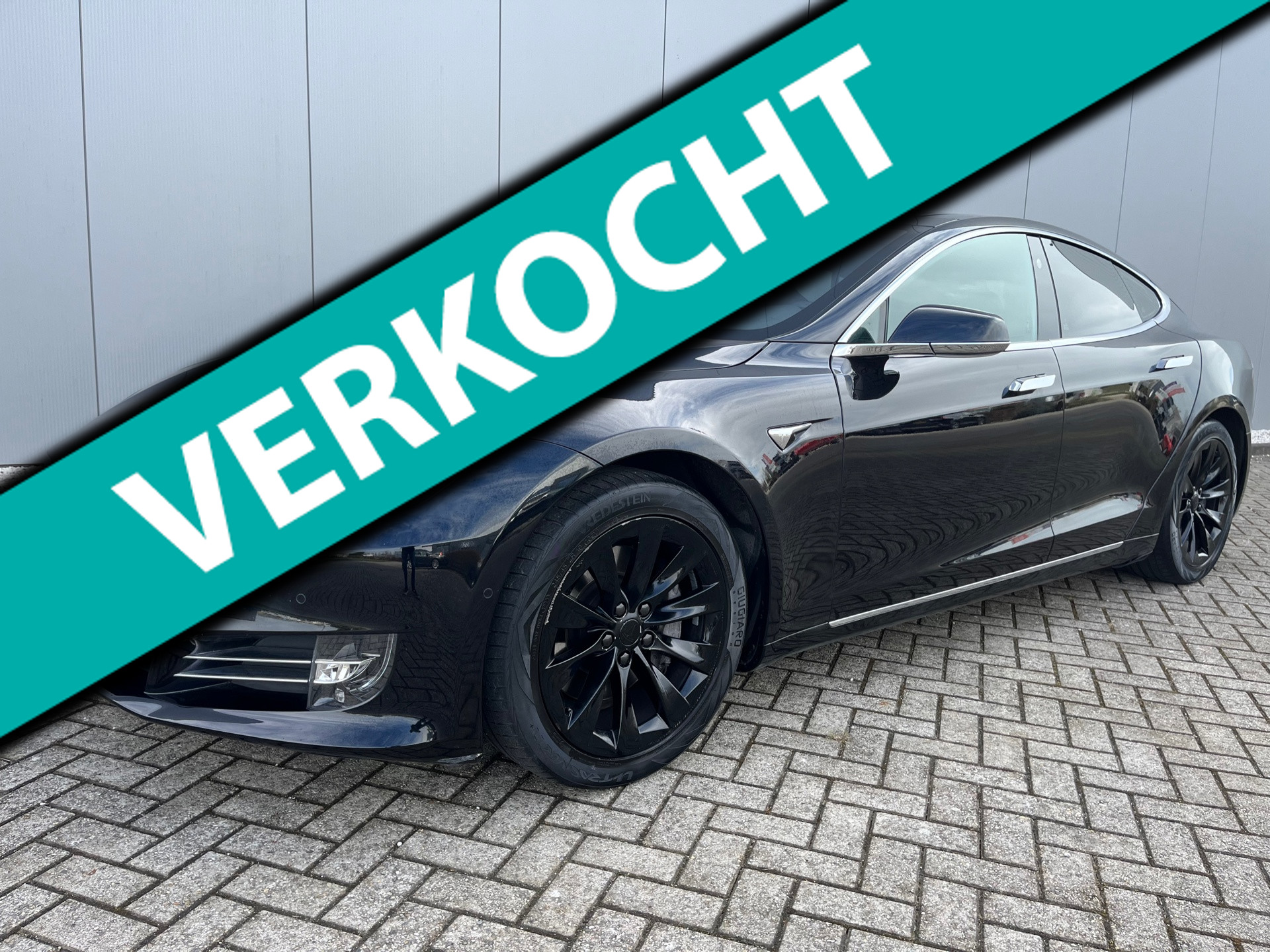 Foto van TESLA MODEL S