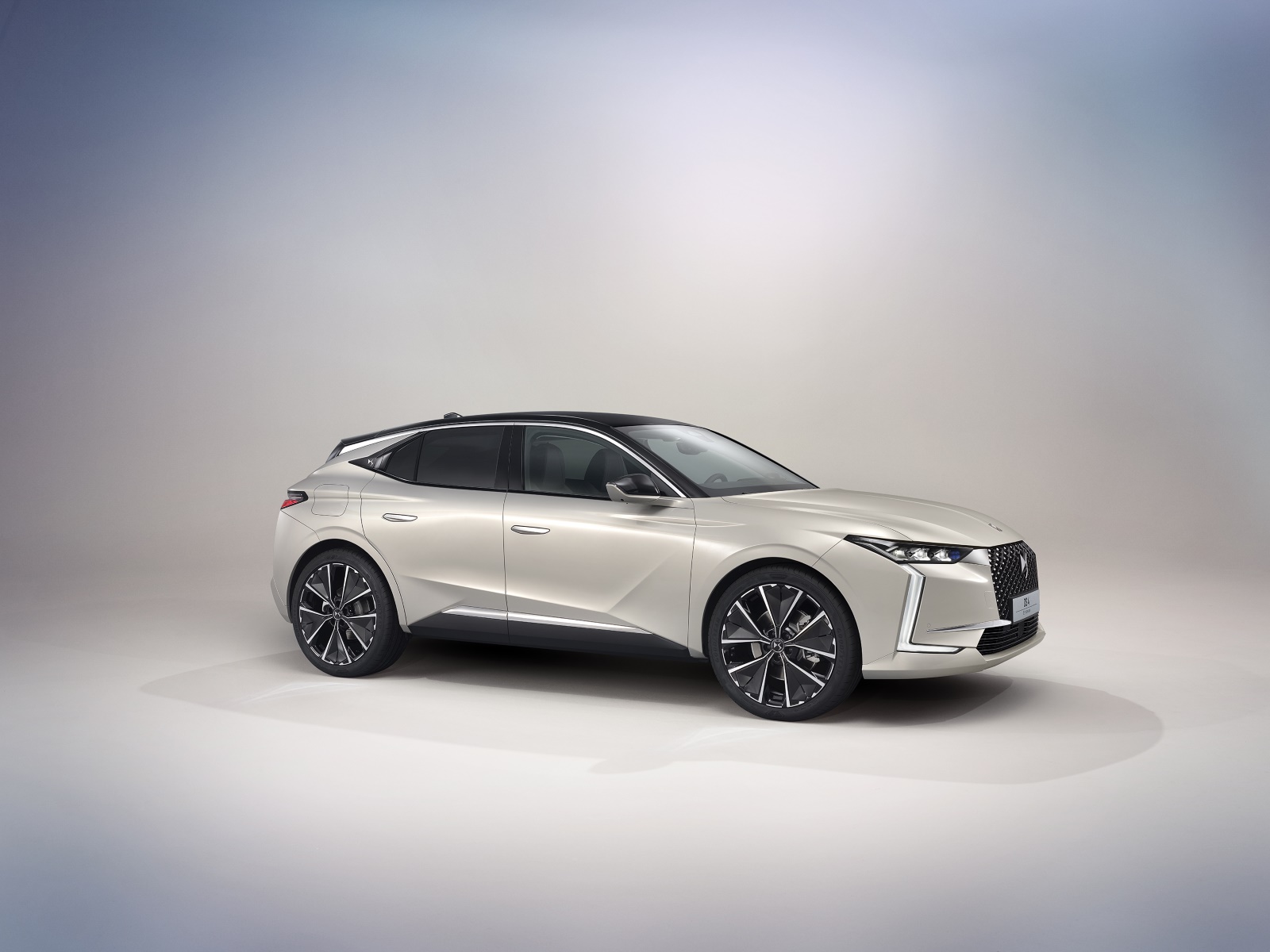 DS 4 1.6 PHEV 225 Ant Ex 2024 - voorkant