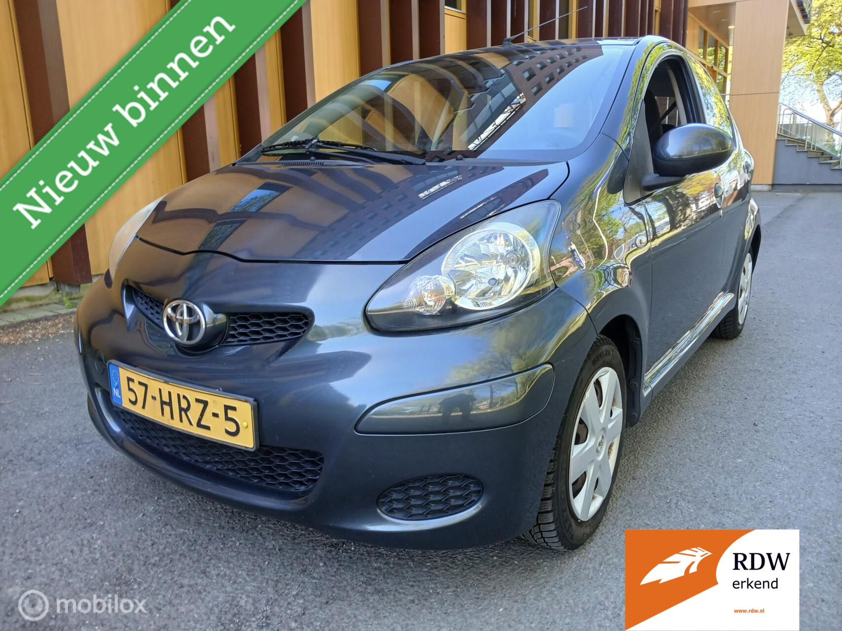 Toyota Toyota Aygo 1.0-12V Comfort airco 5 deurs apk 4-5-2027 2009 - voorkant