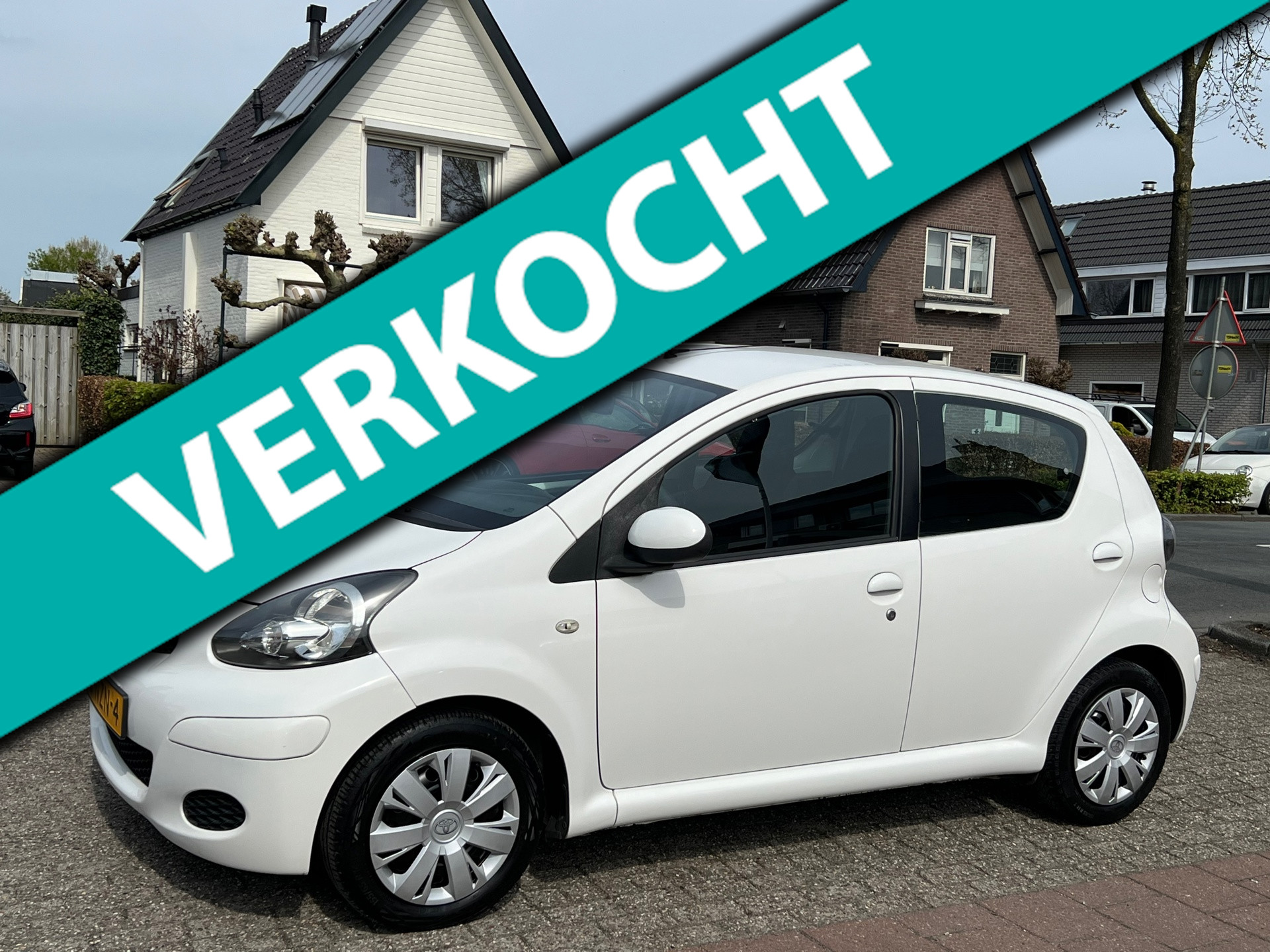 Toyota Toyota Aygo 1.0-12V 93.000 km NL-AUTO-NAP. 2011 - voorkant