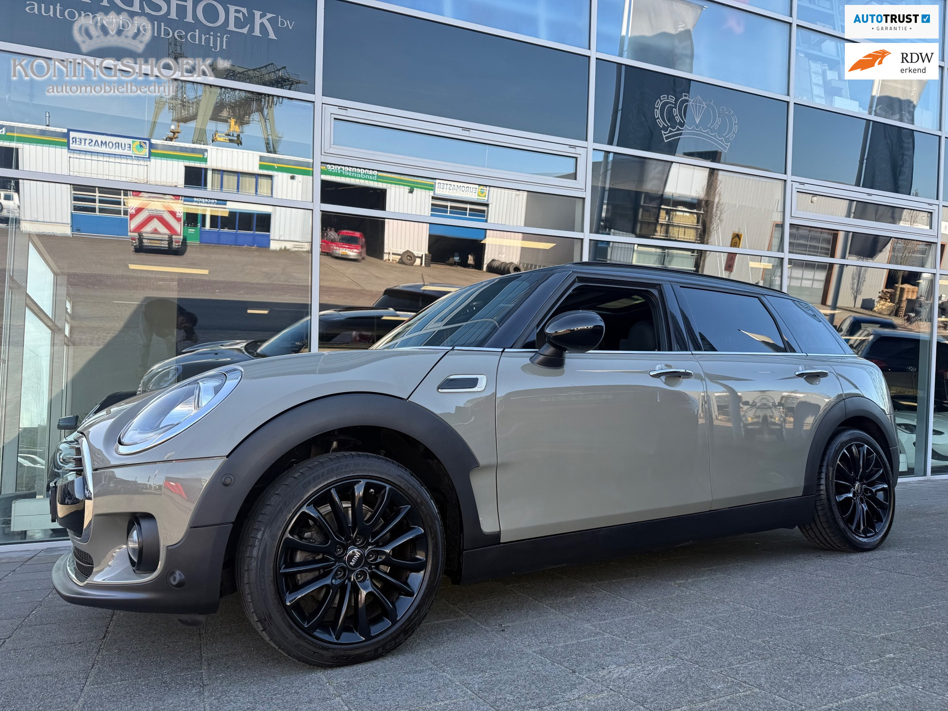 Foto van MINI CLUBMAN COOPER