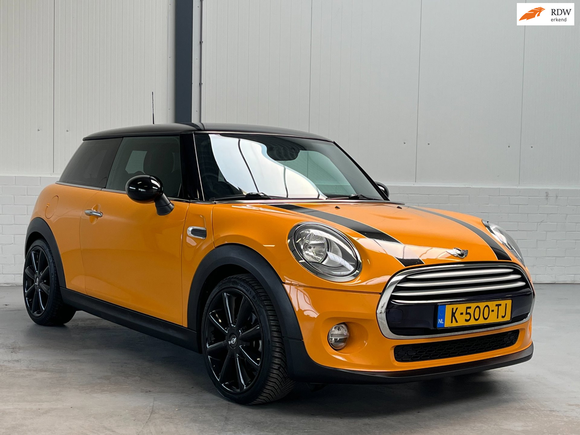 Mini Cooper 1.5 Cooper|JCW|18 Inch 2015 - voorkant