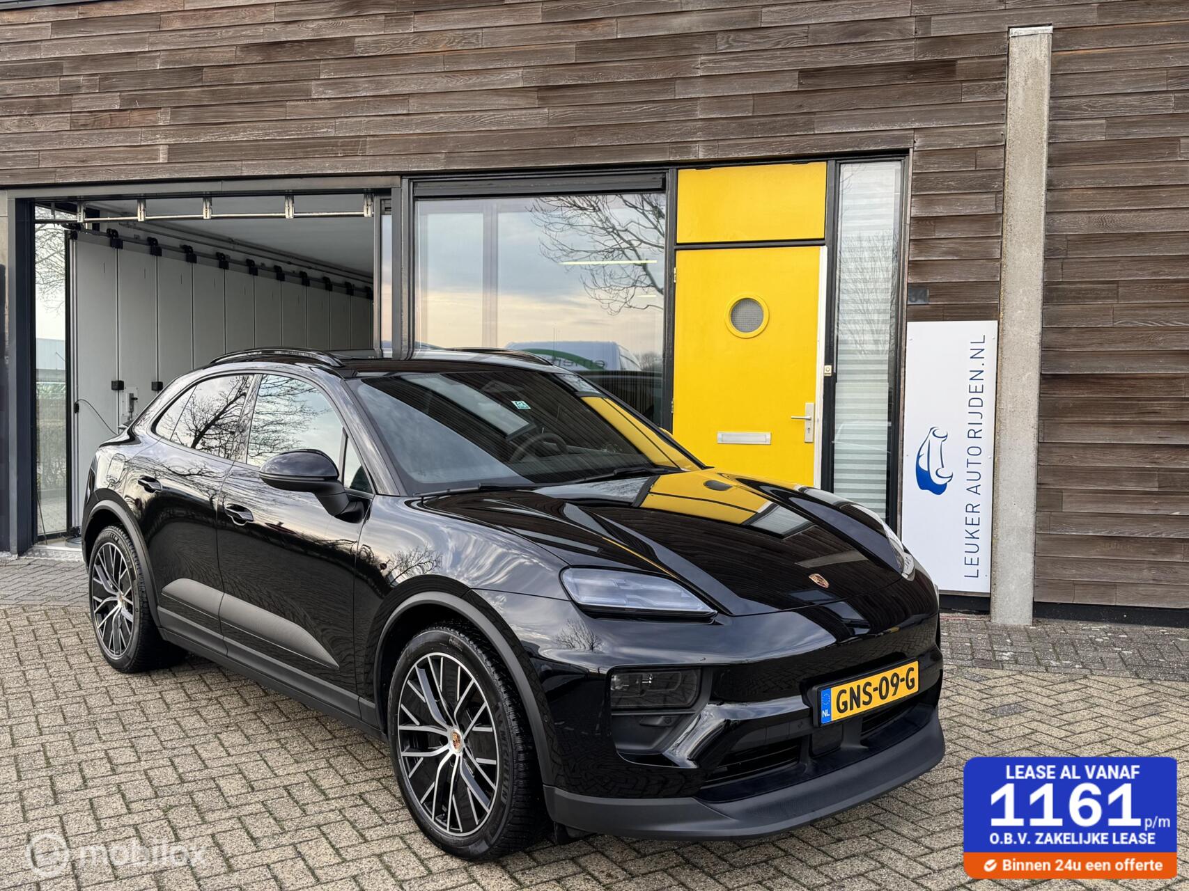 Foto van PORSCHE MACAN 4