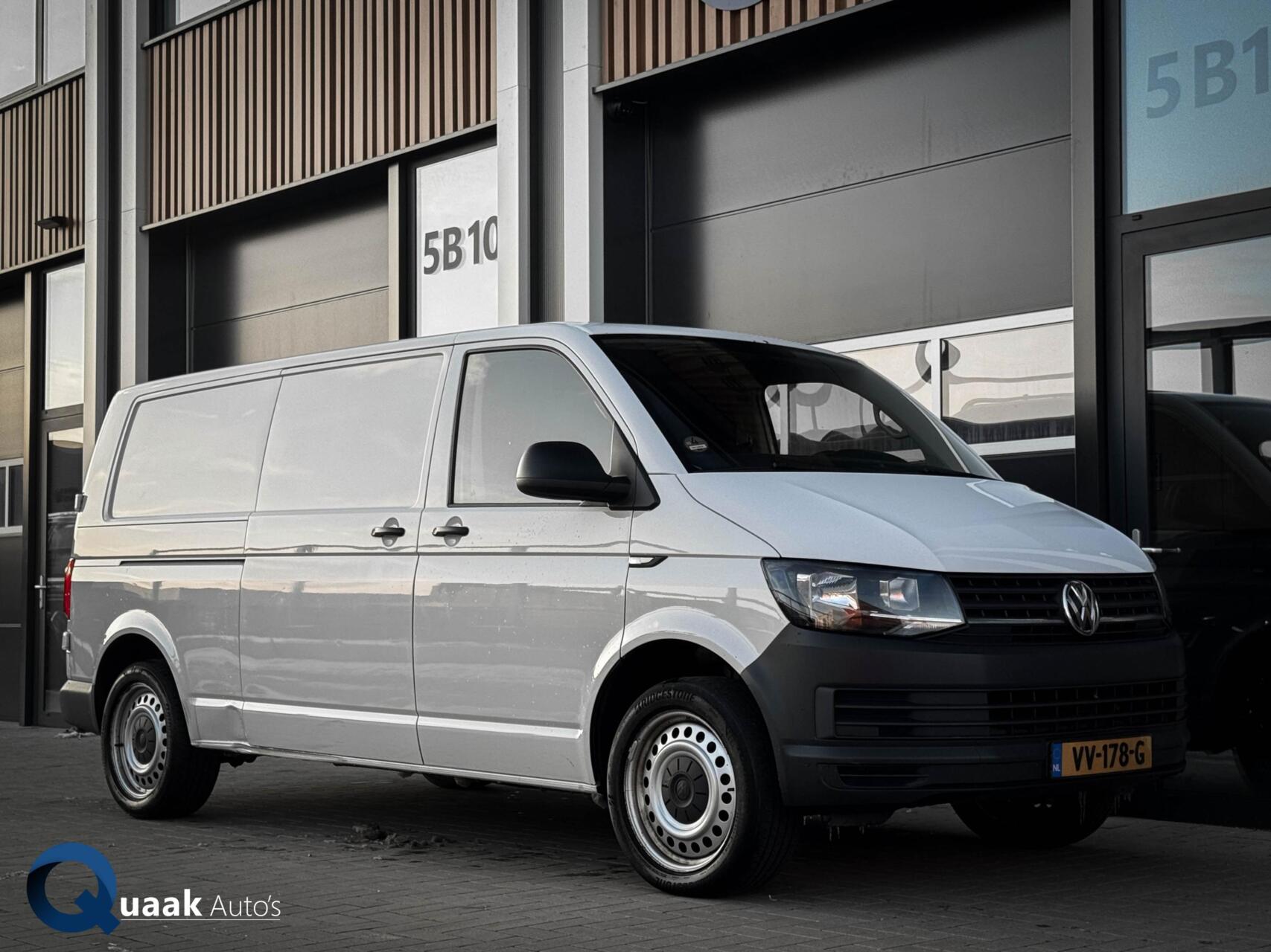 Volkswagen Transporter 2.0 TDI L2H1 | CARPLAY | CAMERA | NAP | CRUISE 2016 - voorkant