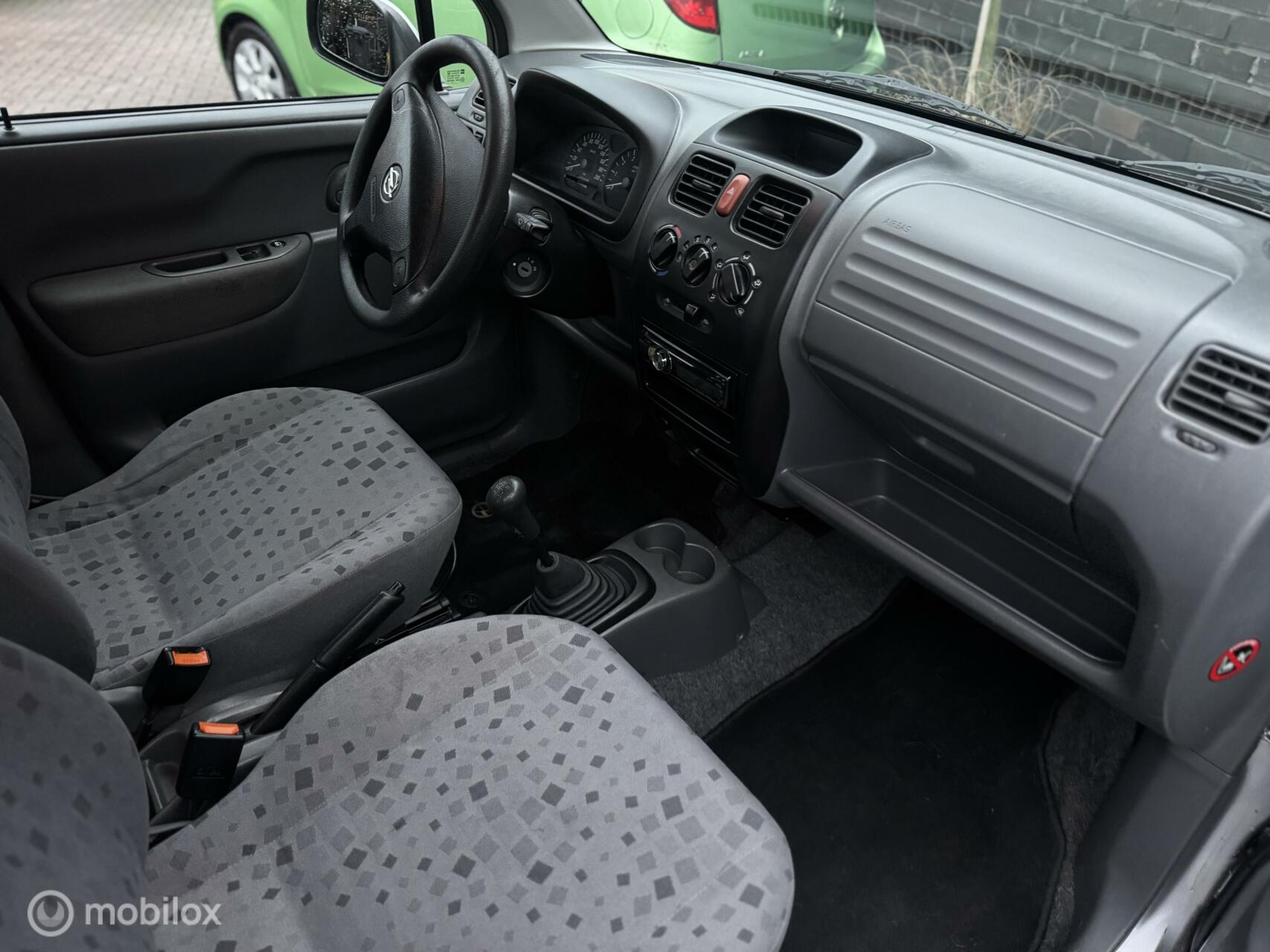 Foto van Opel Agila