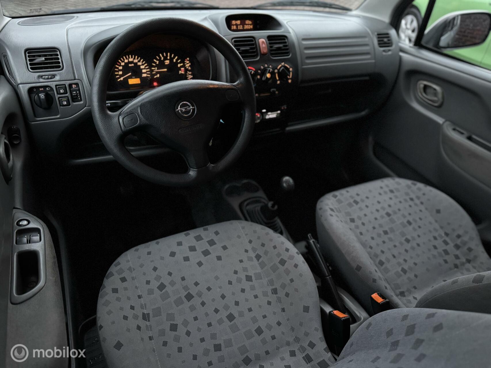 Foto van Opel Agila