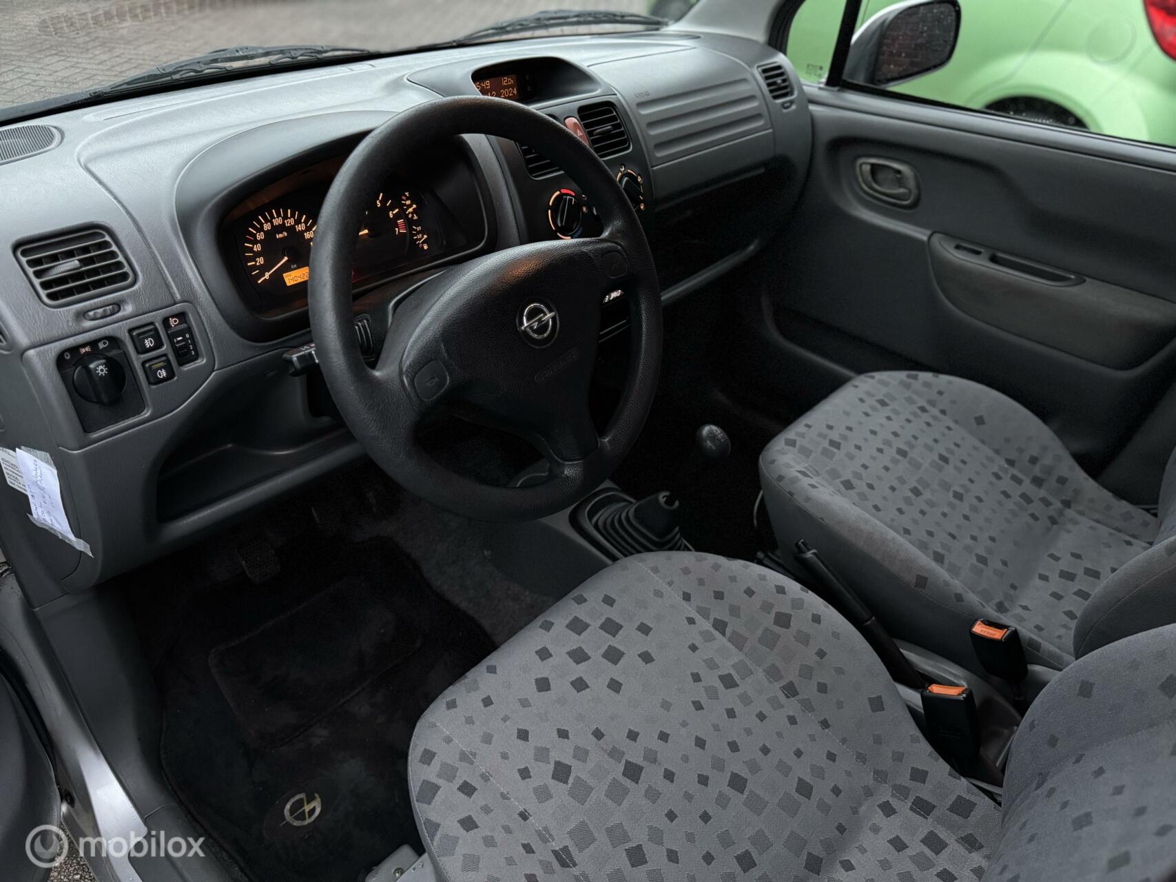 Foto van Opel Agila