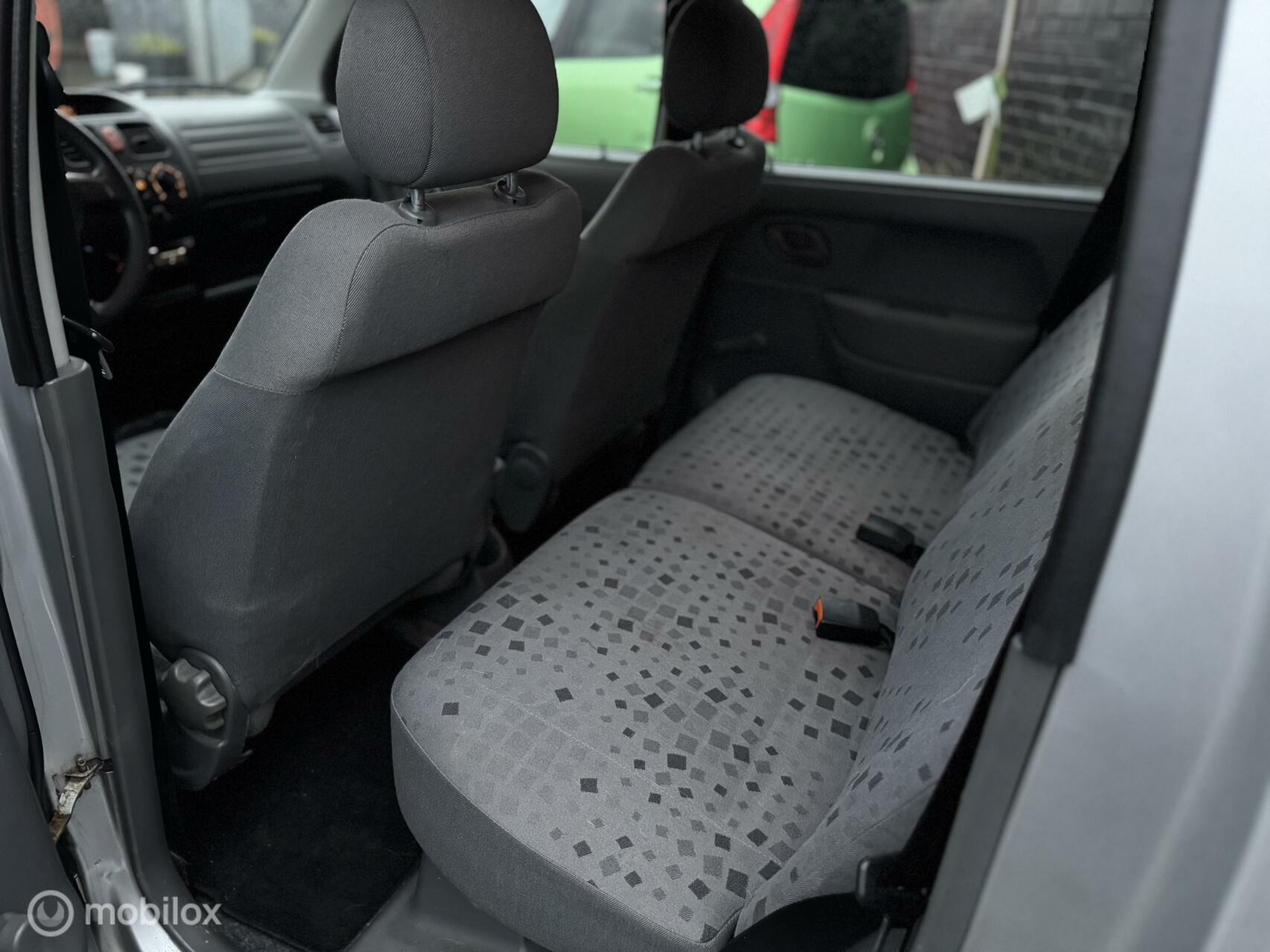 Foto van Opel Agila