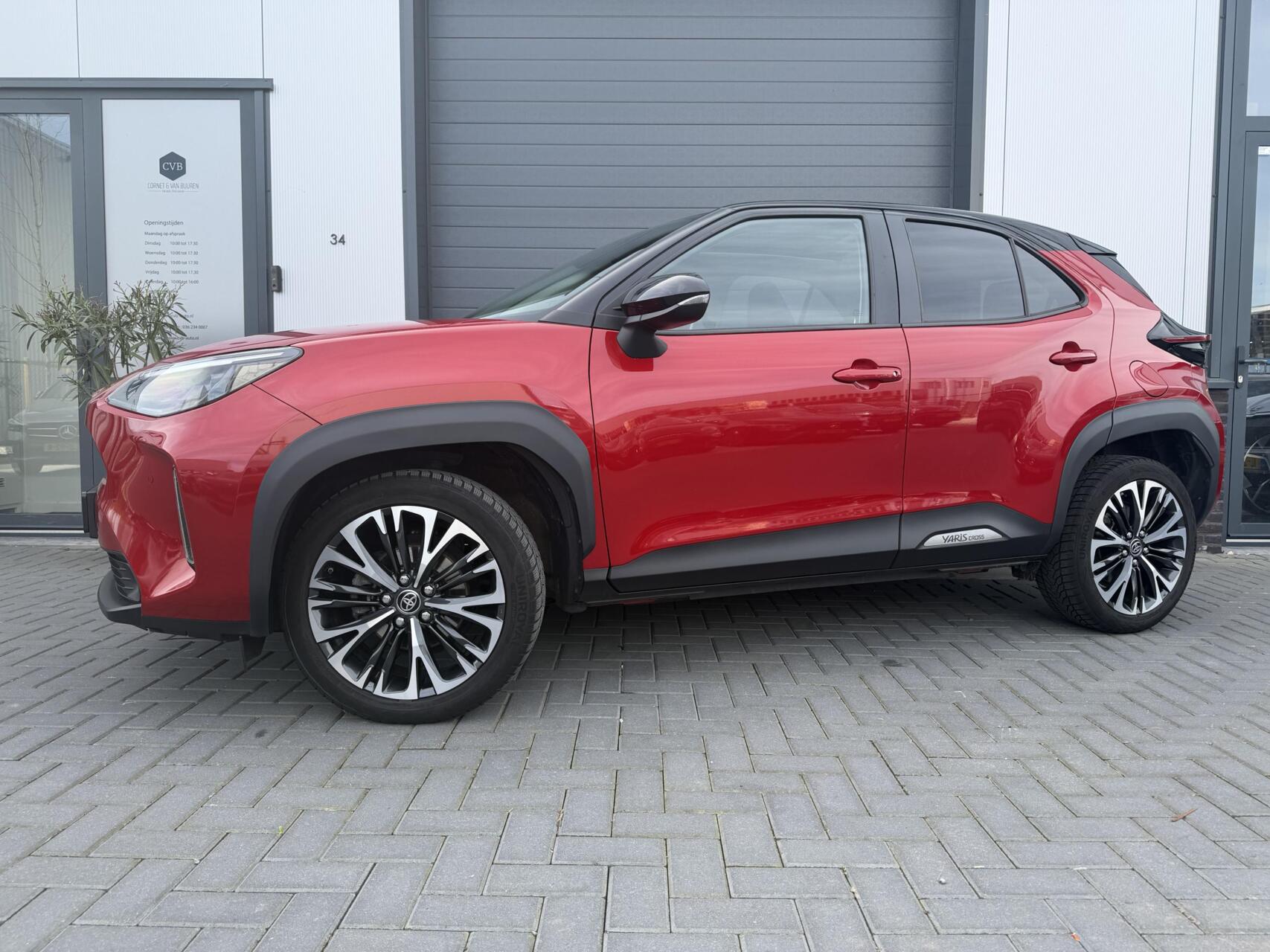 Toyota Toyota Yaris Cross 1.5 Hybrid Executive PANO|JBL|BSM 2021 - voorkant