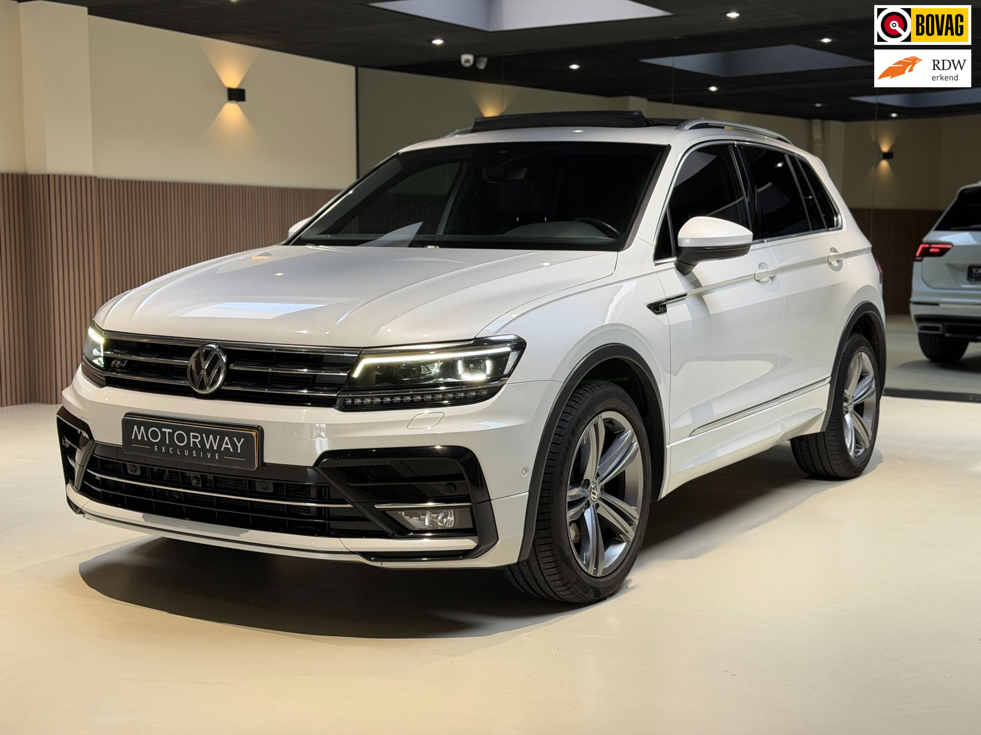 Volkswagen Tiguan 2.0 TSI 4Motion 3X R-Line 230PK|Pano|Leder|360Camera|Memory|Matrix|Keyless 2019 - voorkant