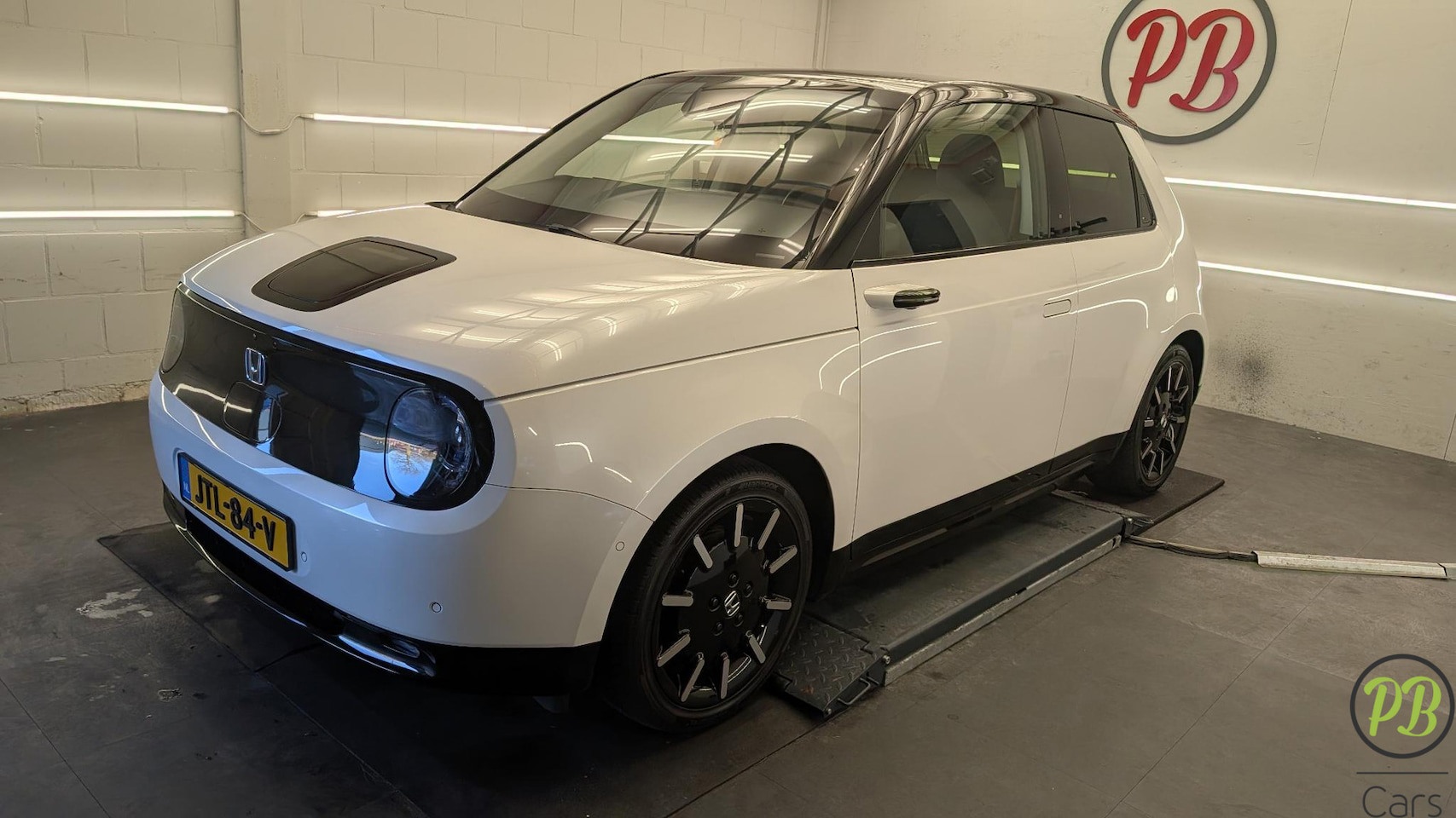 Foto van HONDA HONDA E