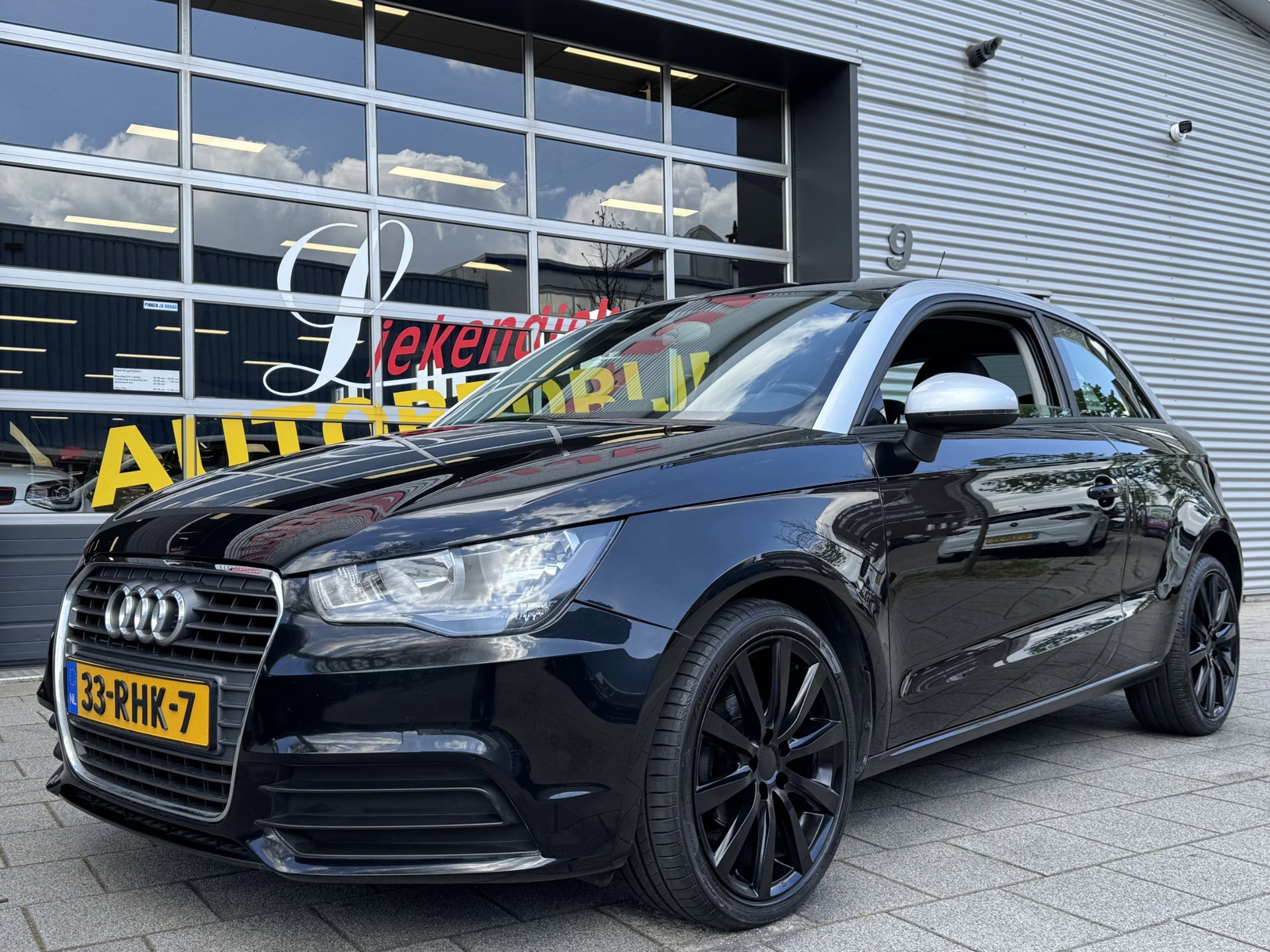 Audi Audi A1 1.2 TFSI Attraction Pro Line Business - Navigatie I Airco I Sport velgen I Comfort pakket I Dealer onderhouden 2011 - voorkant