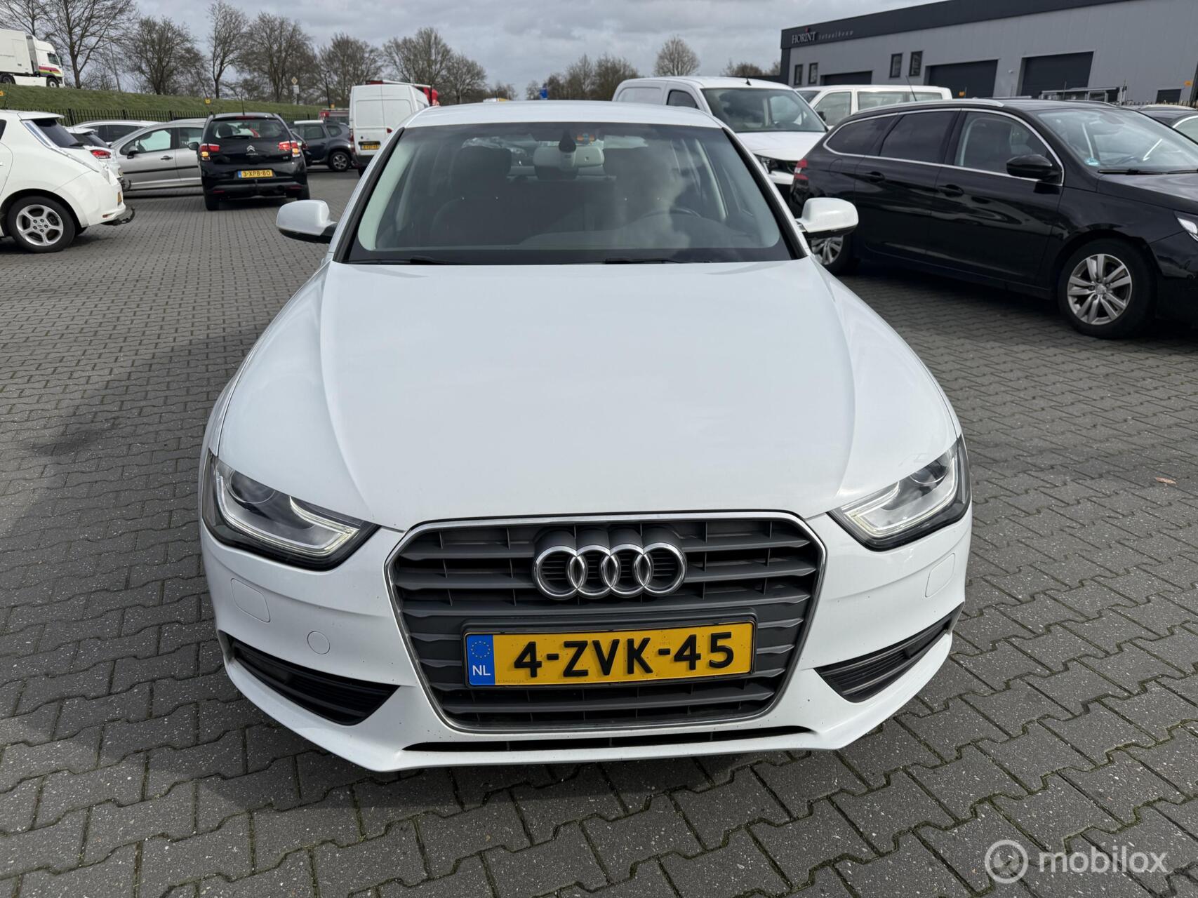 Foto van AUDI A4 LIMOUSINE