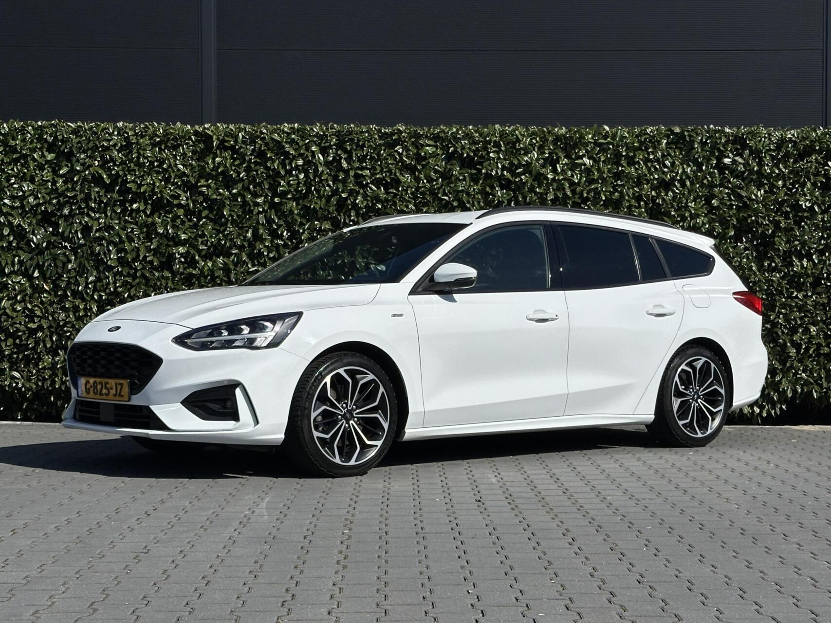 Ford Focus 1.0 EcoBoost ST Line Business, NL AUTO, NAP LOGISCH, B&O-SOUND, NAVIGATIE, KEYLESS, CRUISE CONTROL, CLIMATE CONTROL STOEL/STUURVERWARMING, TREKHAAK, PDC, LED, DAB, LICHTMETAAL 18" 2019 - voorkant