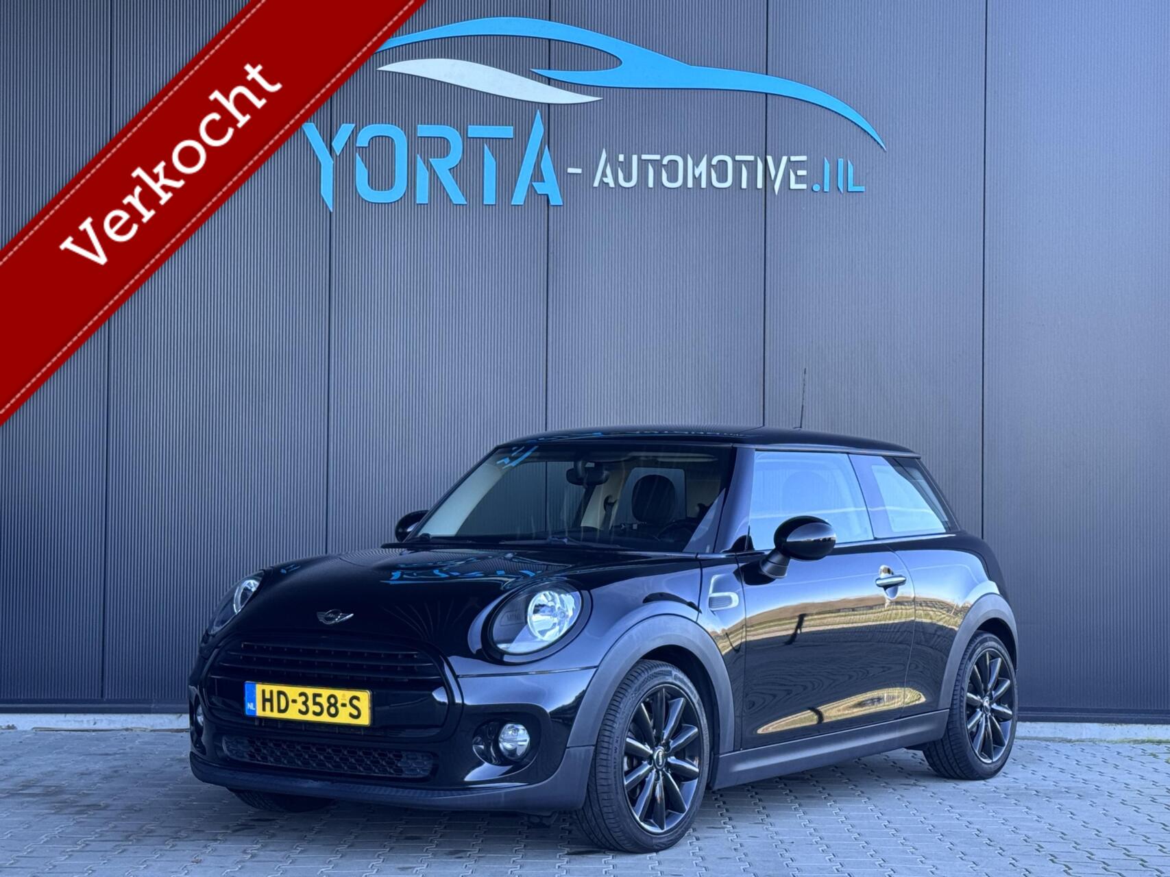 Foto van MINI COOPER
