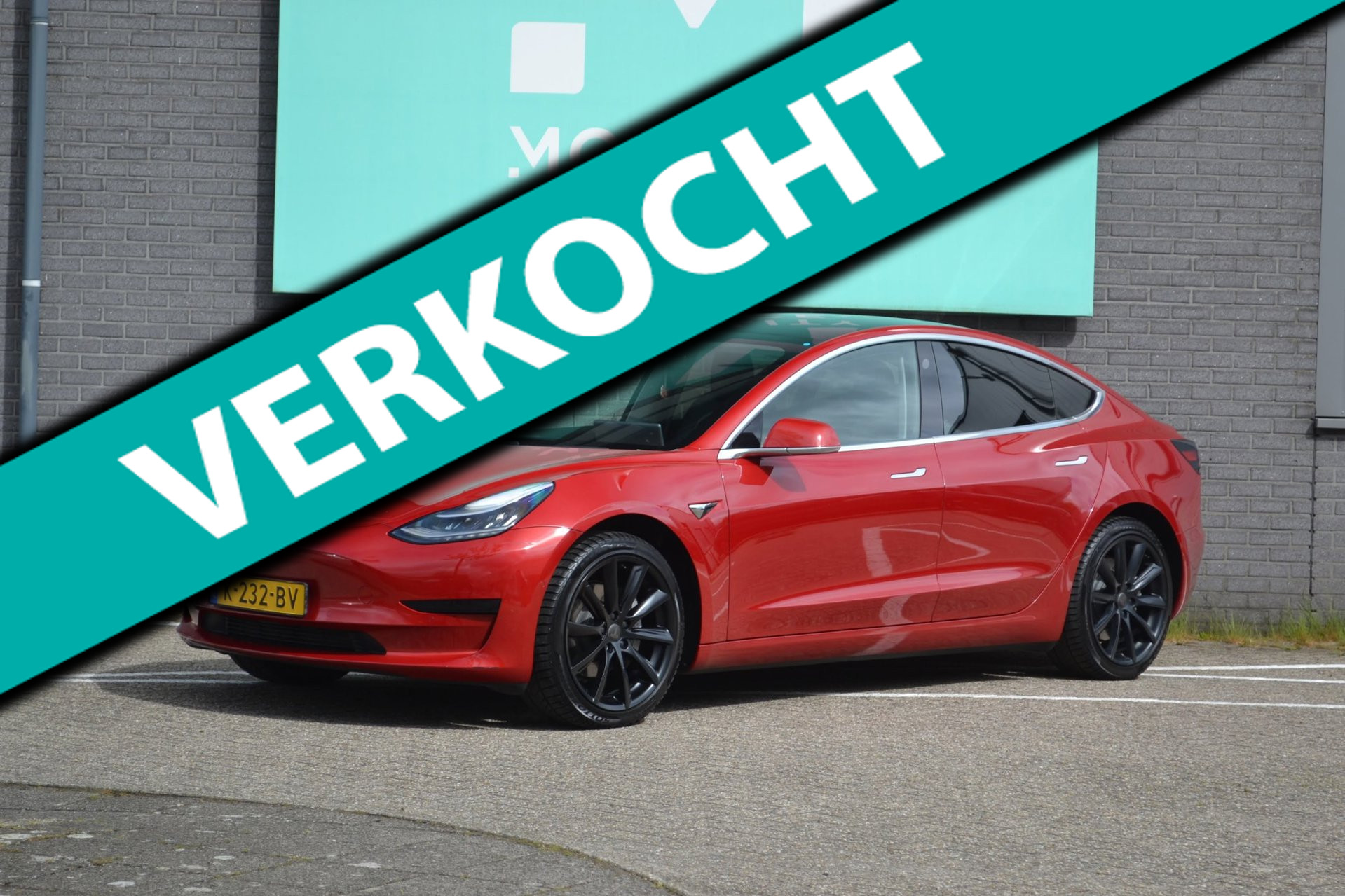 Tesla Model 3 Standard RWD Plus 60 kWh SOGH91% Pano LED LMV 2020 - voorkant