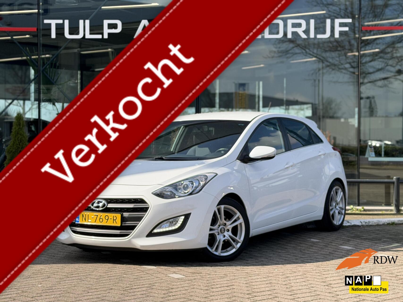 Hyundai I 30 1.6 GDi GO! Airco Clima Nav Camera NLauto NAP 2017 - voorkant