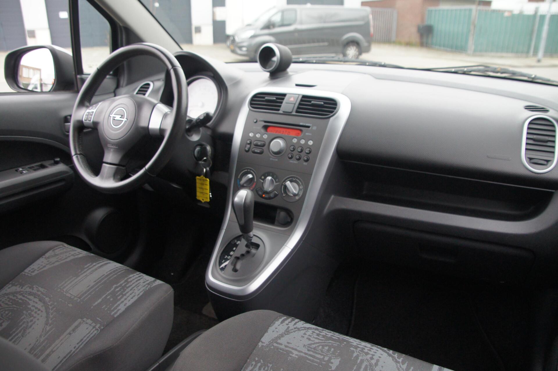 Foto van Opel Agila