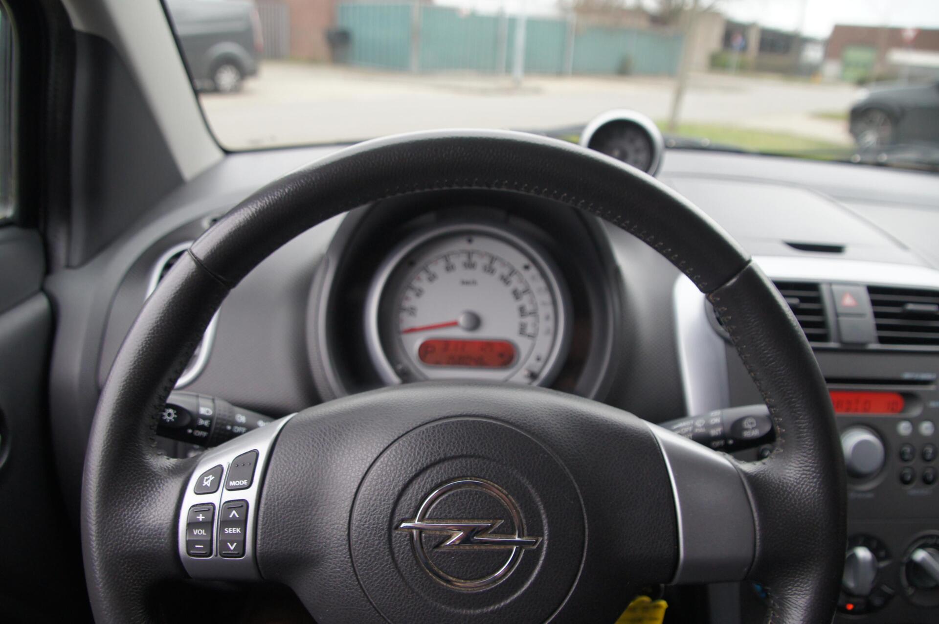 Foto van Opel Agila