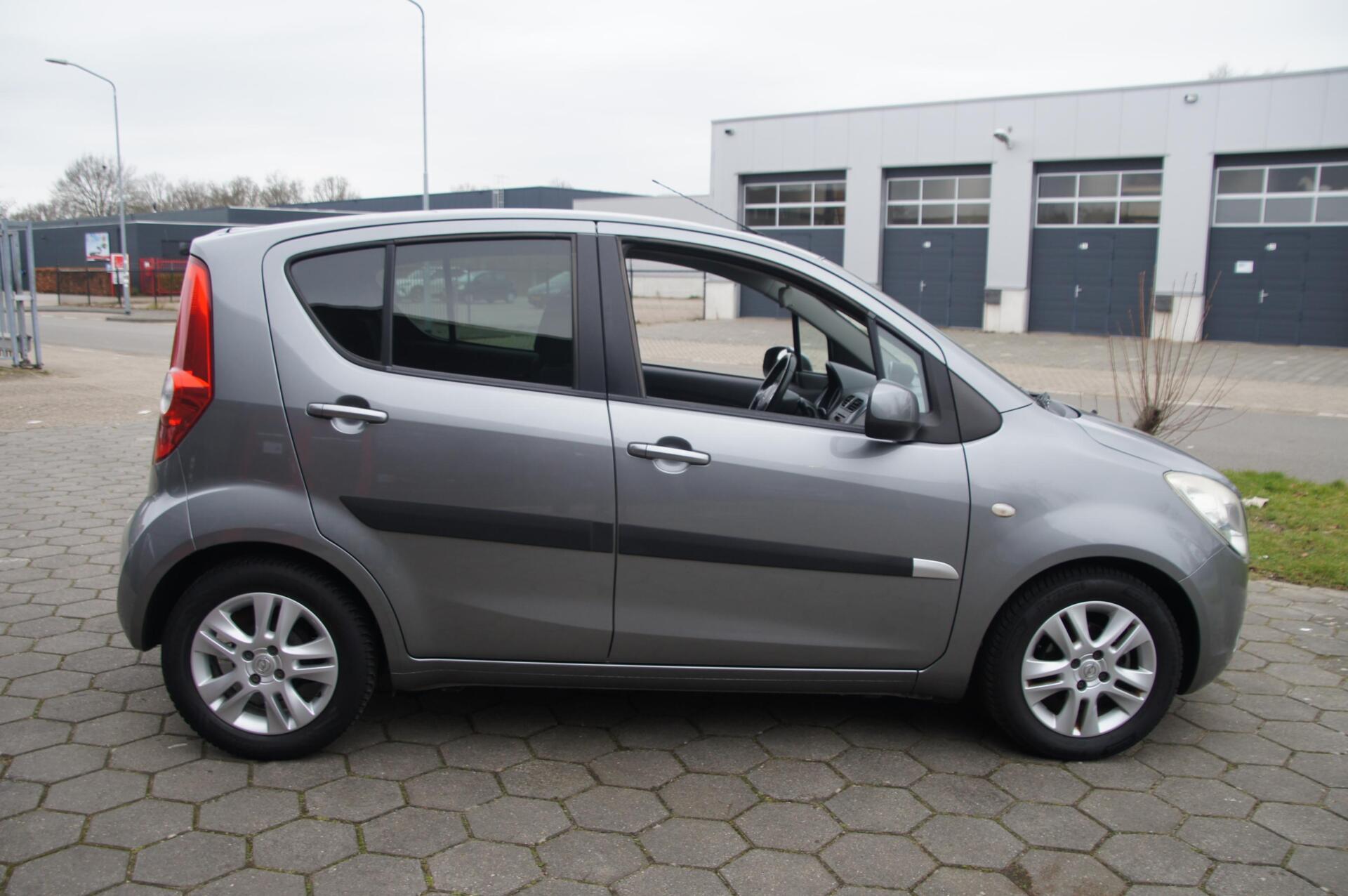 Foto van Opel Agila