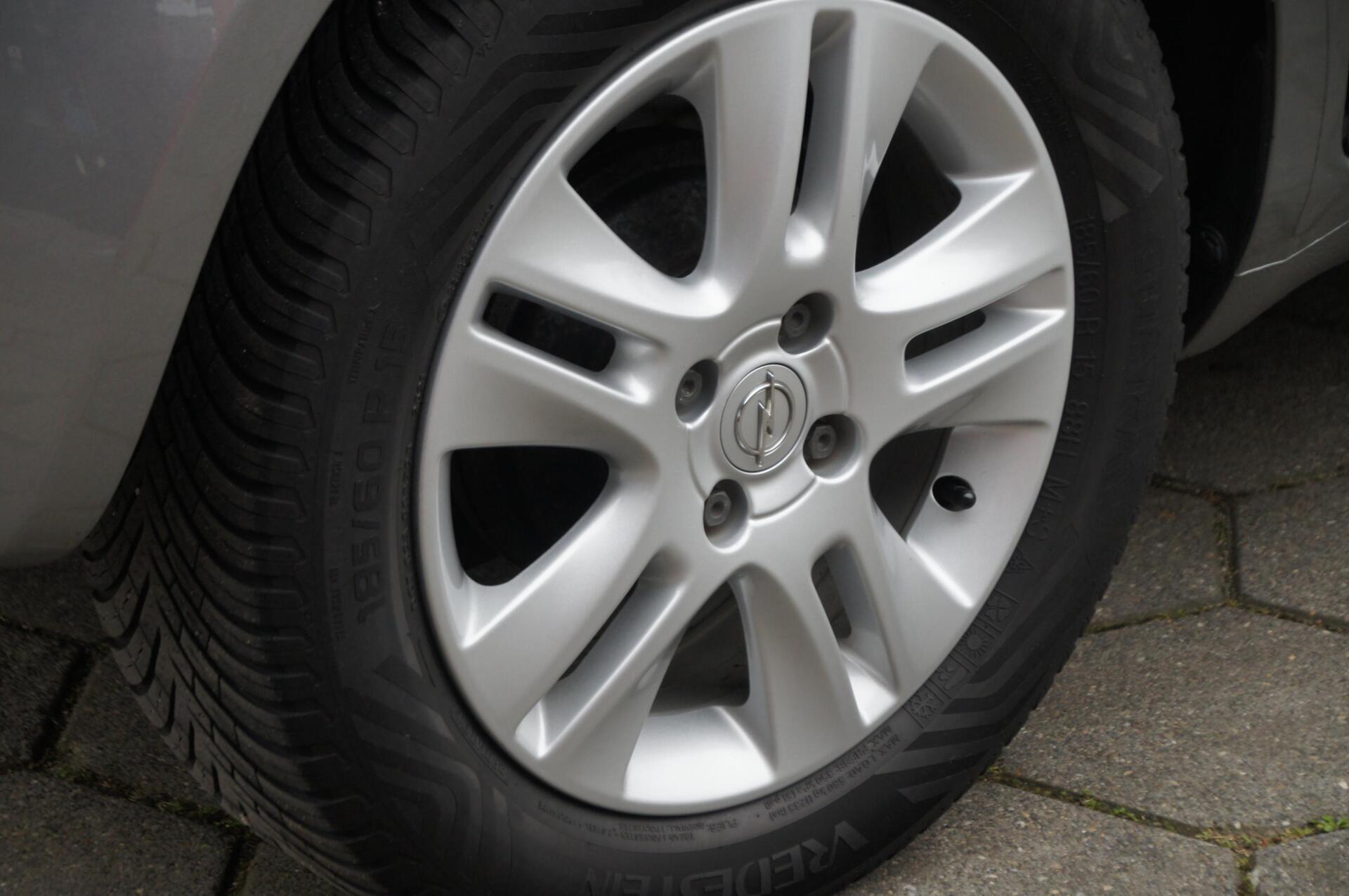 Foto van Opel Agila