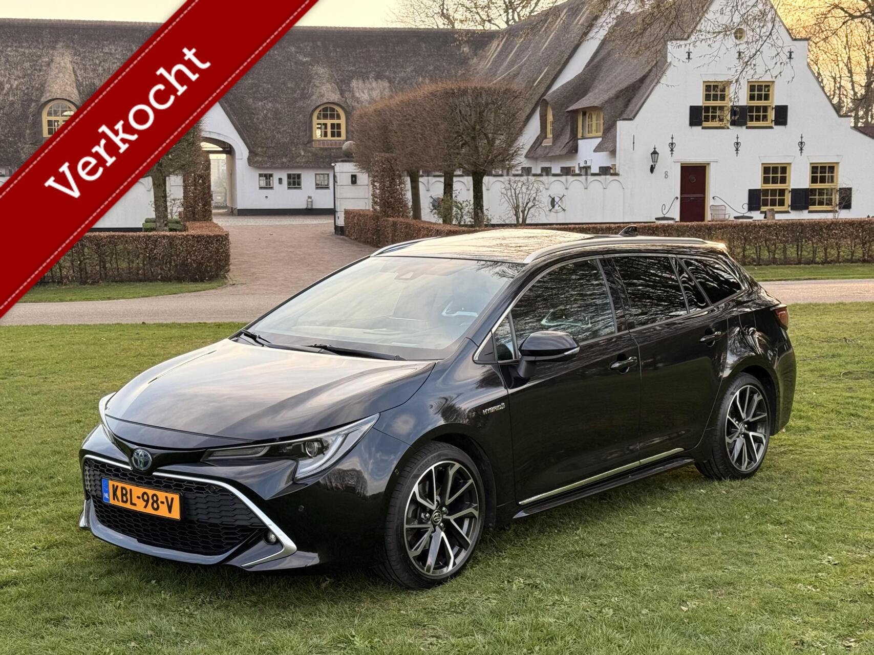 Toyota Toyota Corolla 2.0 Hybrid FULL Pano JBL HUD Leder 2020 - voorkant