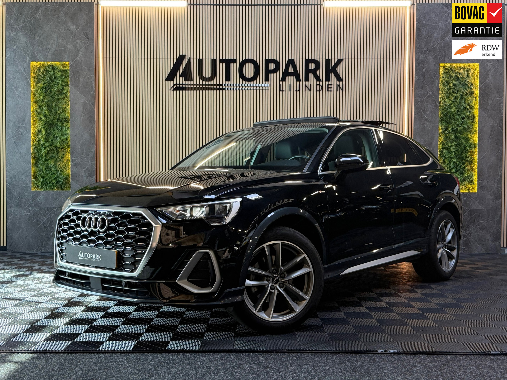 Audi Q3 Sportback 35 TFSI S-LINE|PANO|VIRTUAL|KEYLESS|GARANTIE 2028|CARPLAY|SFEERVERLICHTING|TREKHAAK|DEALER ONDERHOUDEN|VOL! 2023 - voorkant
