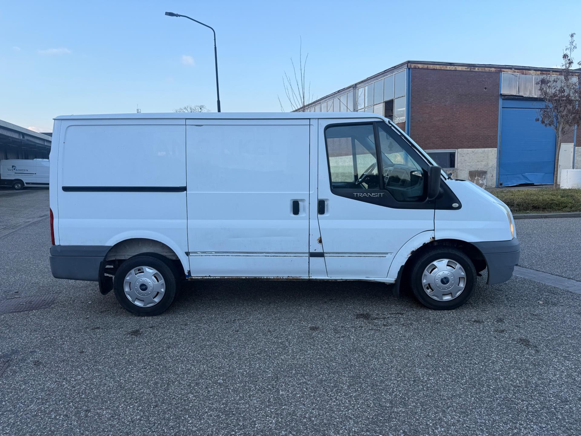 Foto van Ford Transit 260s Van 85dpf LR 4.23