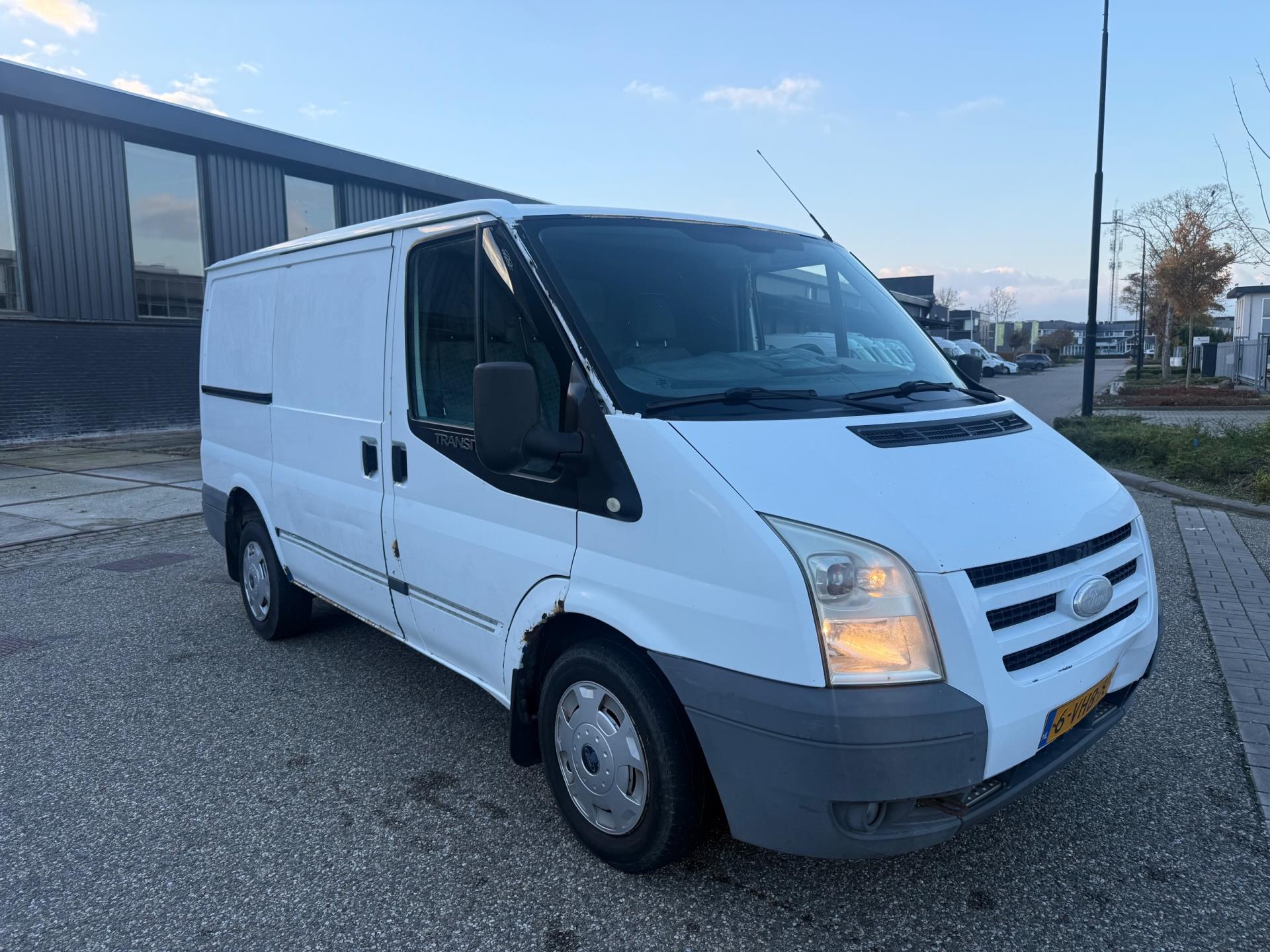 Foto van Ford Transit 260s Van 85dpf LR 4.23