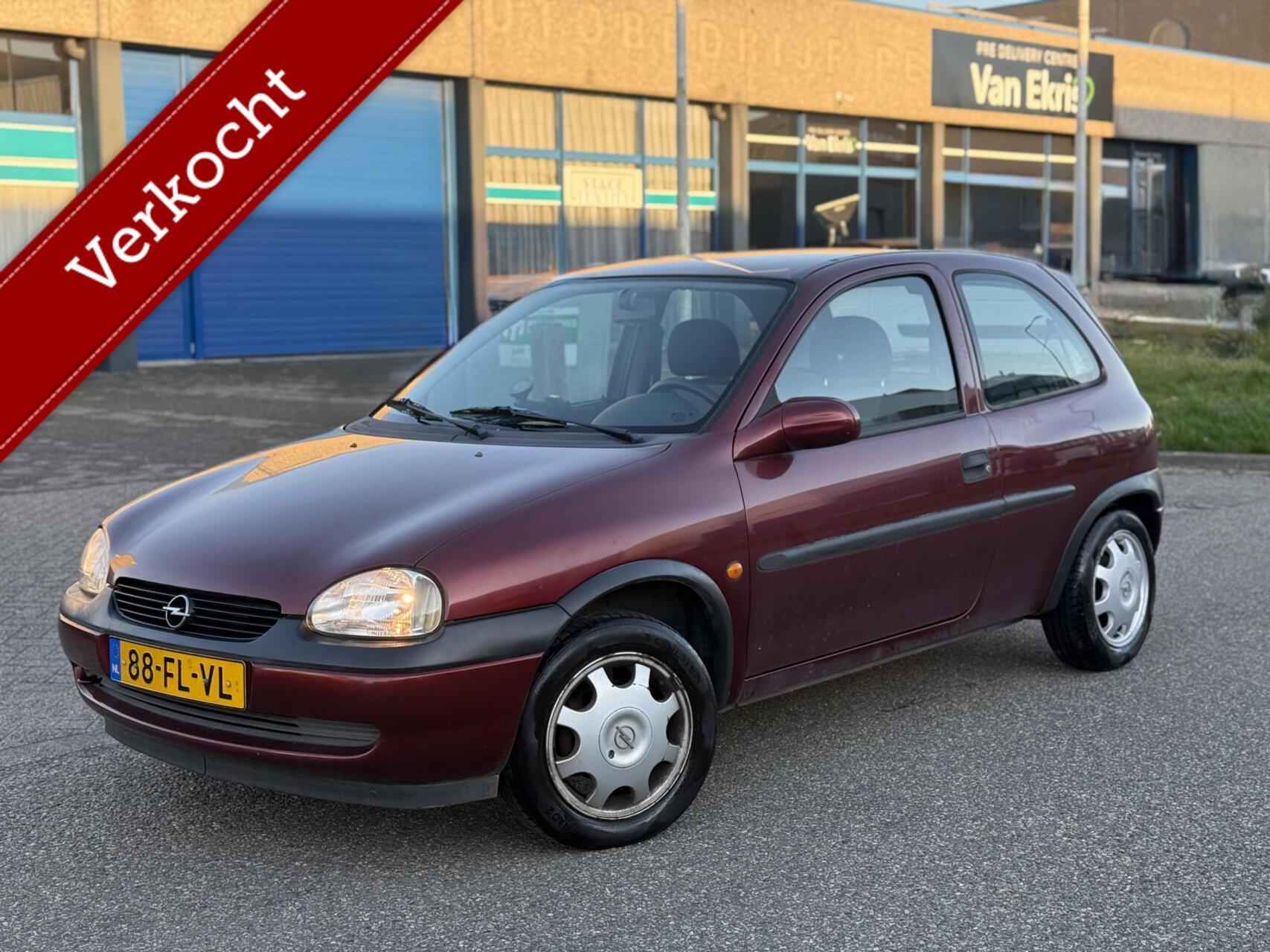 Opel Corsa-b 1.2i-16V Onyx Trekhaak Stuurbekrachtiging NL Auto 2000 - voorkant
