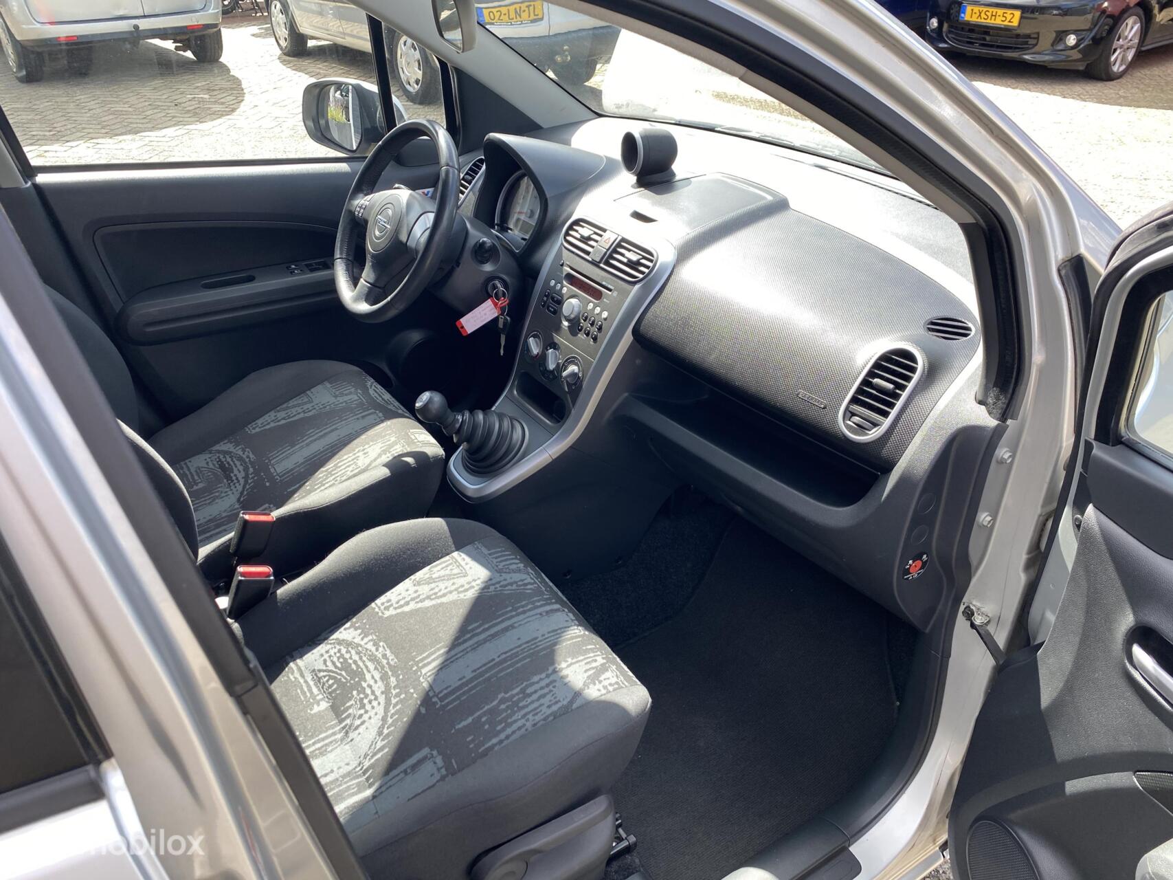 Foto van Opel Agila